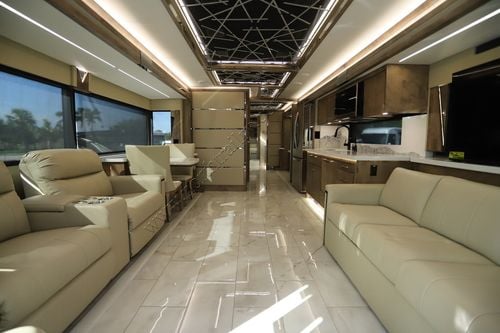 2025 Tiffin Motor Homes Zephyr 45FZ