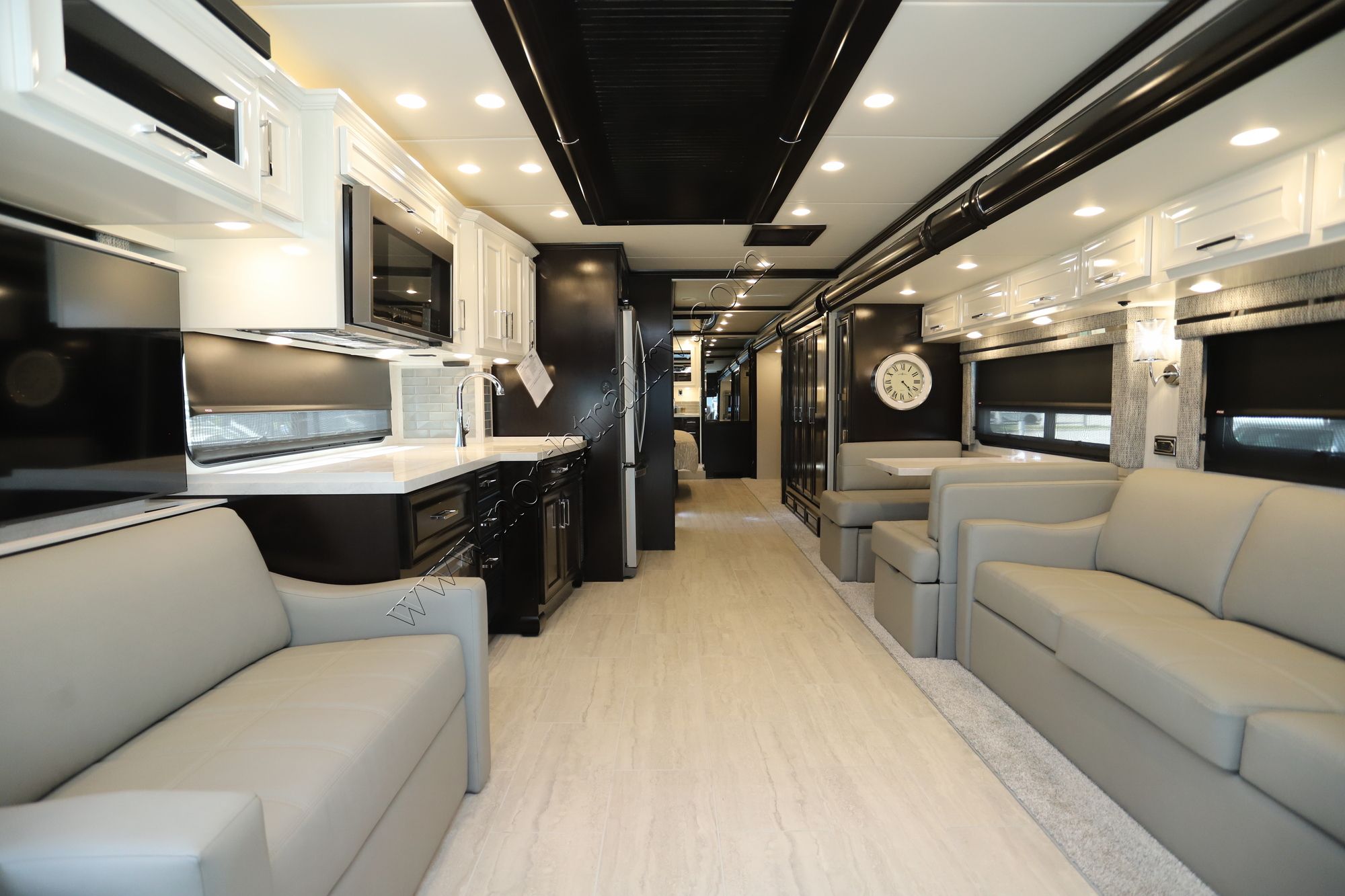 New 2025 Newmar Ventana 4340 Class A  For Sale