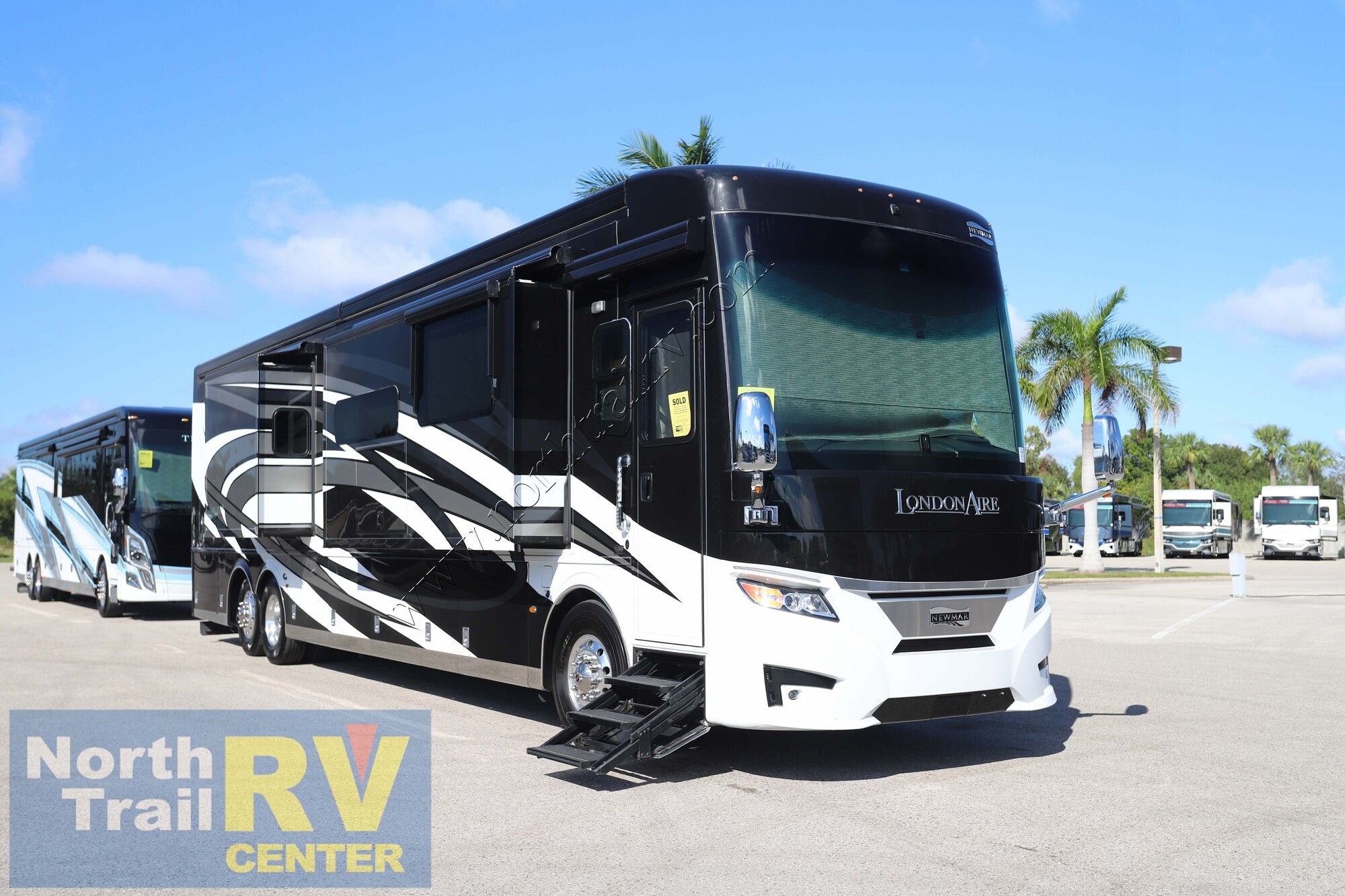 Used 2021 Newmar London Aire 4551 Class A  For Sale