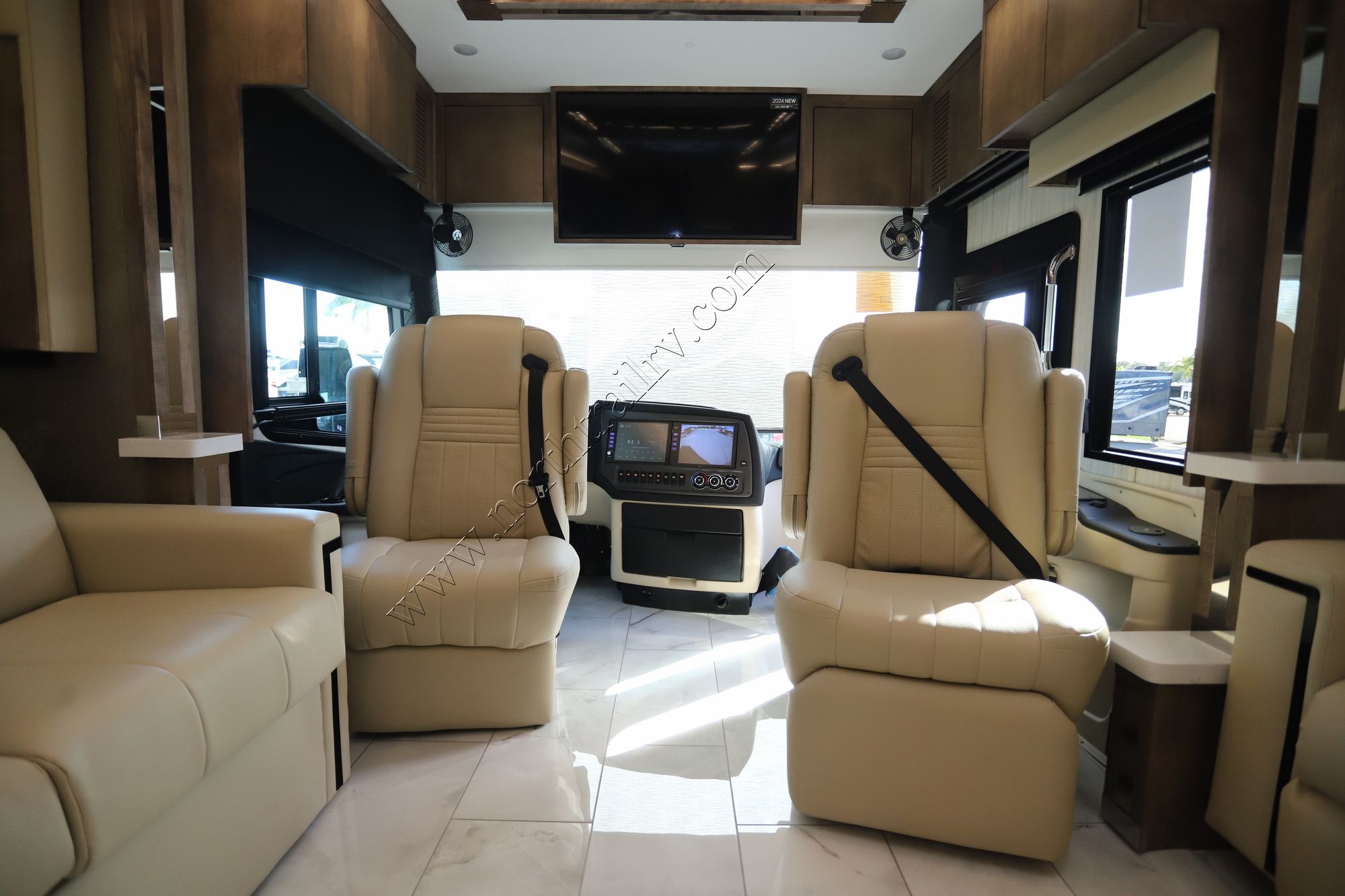 New 2025 Tiffin Motor Homes Zephyr 45FZ Class A  For Sale