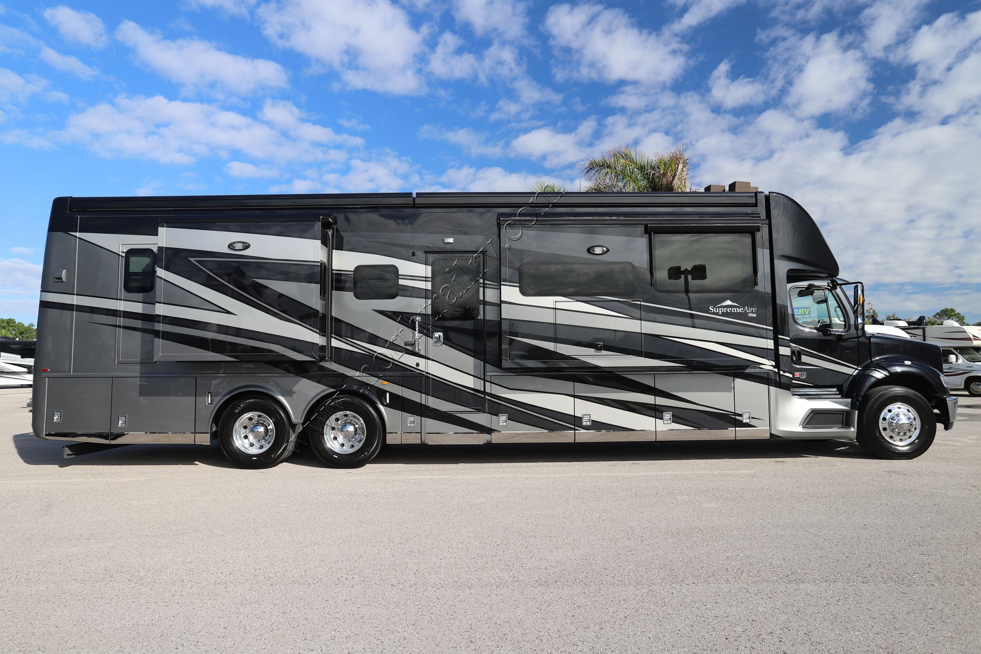 New 2025 Newmar Supreme Aire 4530 Super C  For Sale