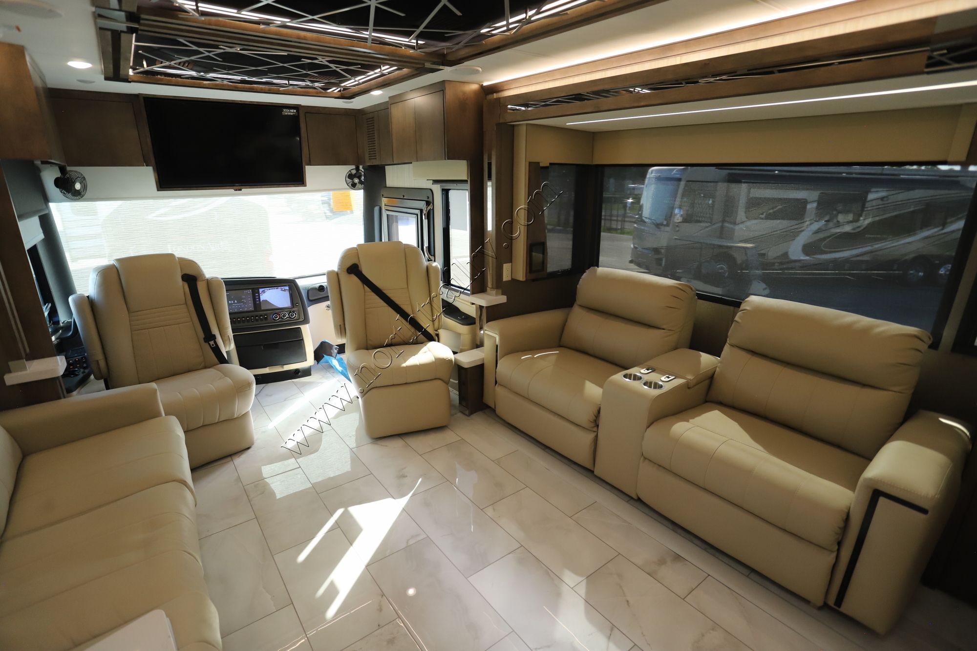 New 2025 Tiffin Motor Homes Zephyr 45FZ Class A  For Sale