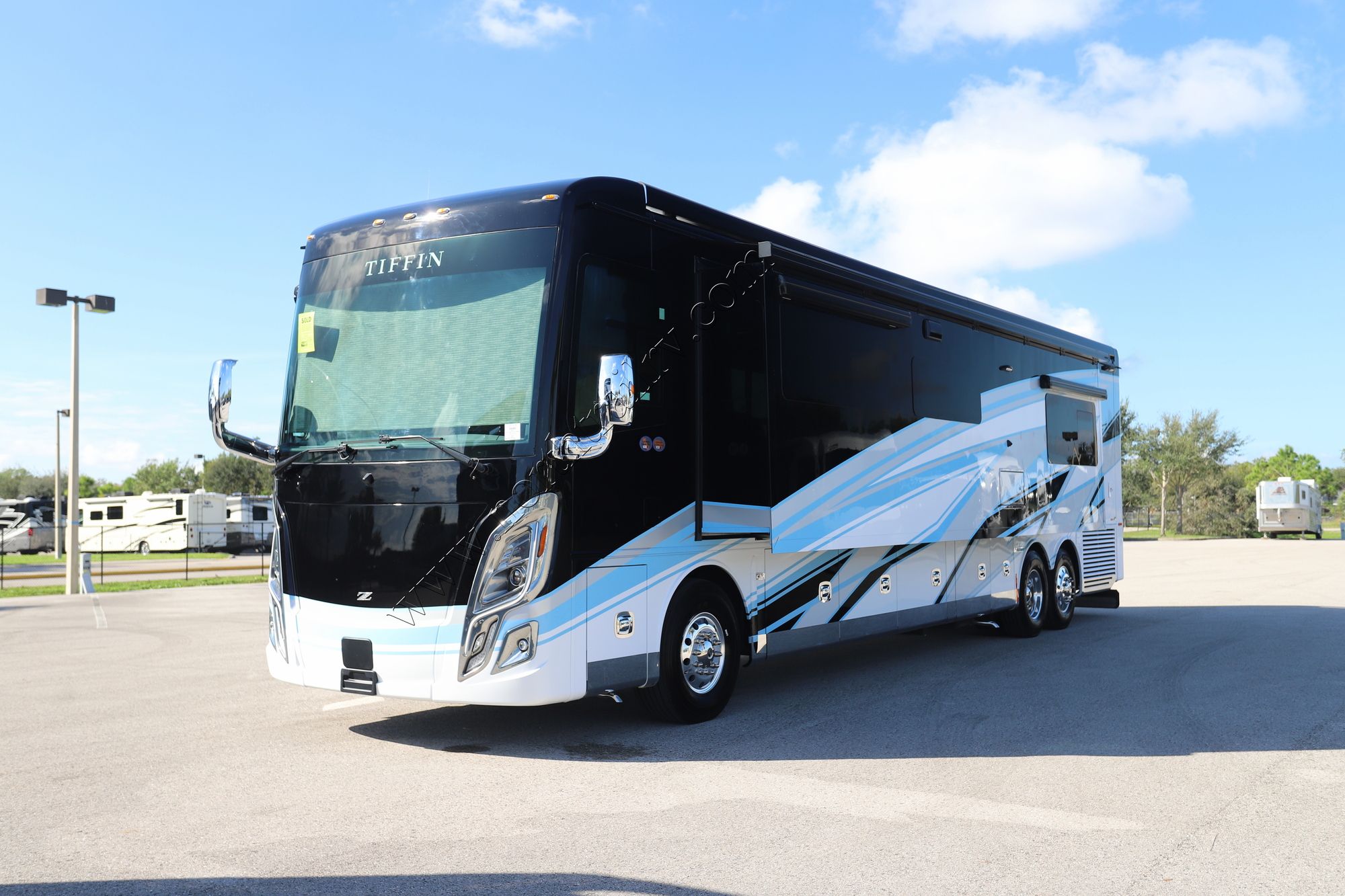 New 2025 Tiffin Motor Homes Zephyr 45FZ Class A  For Sale