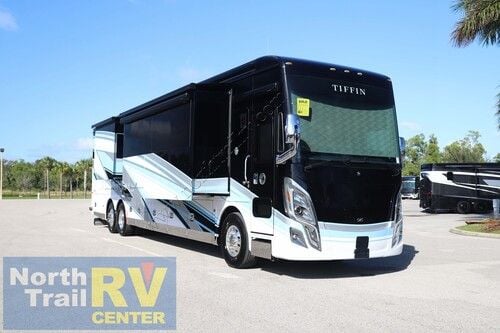 2025 Tiffin Motor Homes Zephyr 45FZ