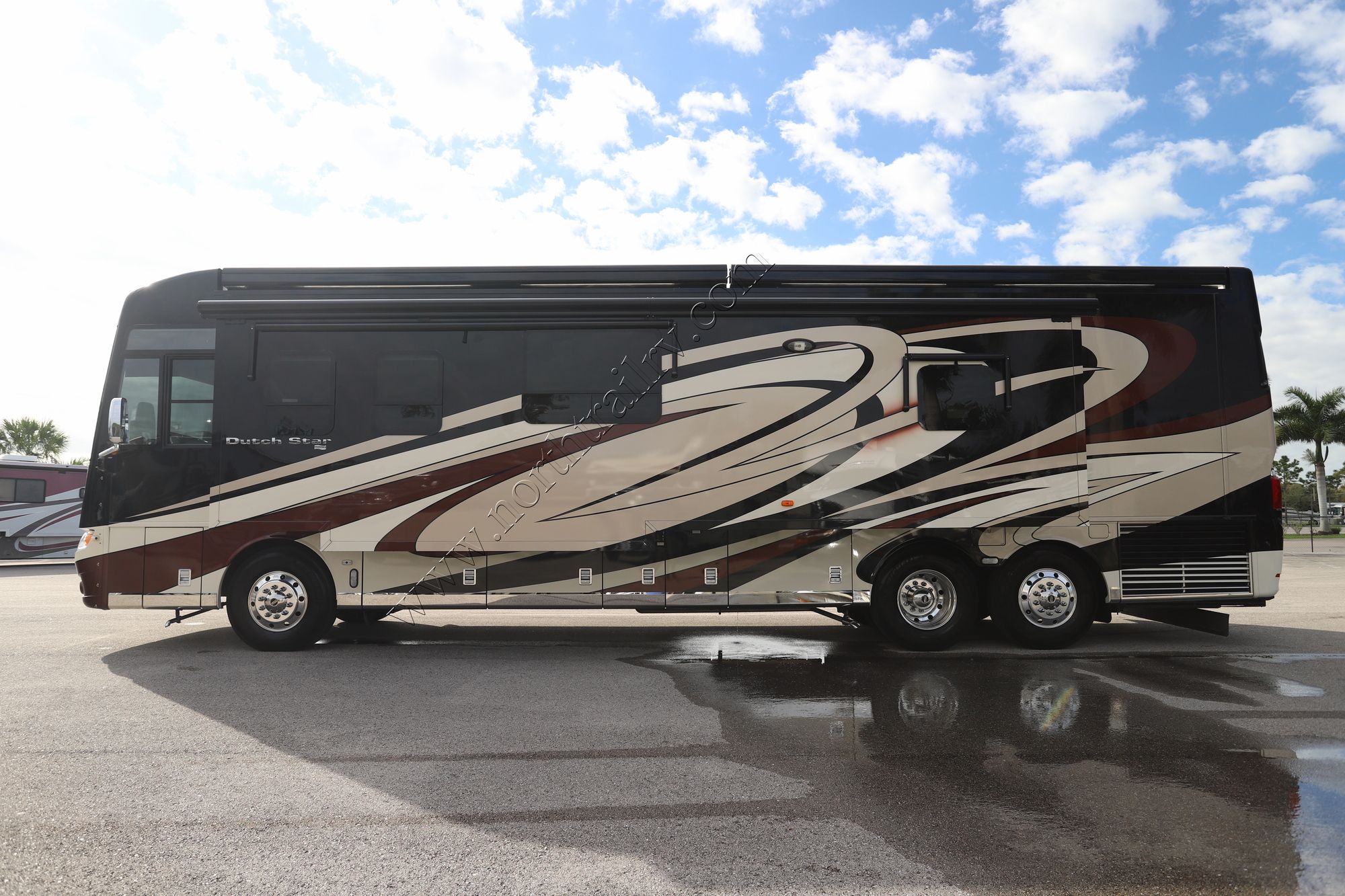 Used 2017 Newmar Dutch Star 4018 Class A  For Sale