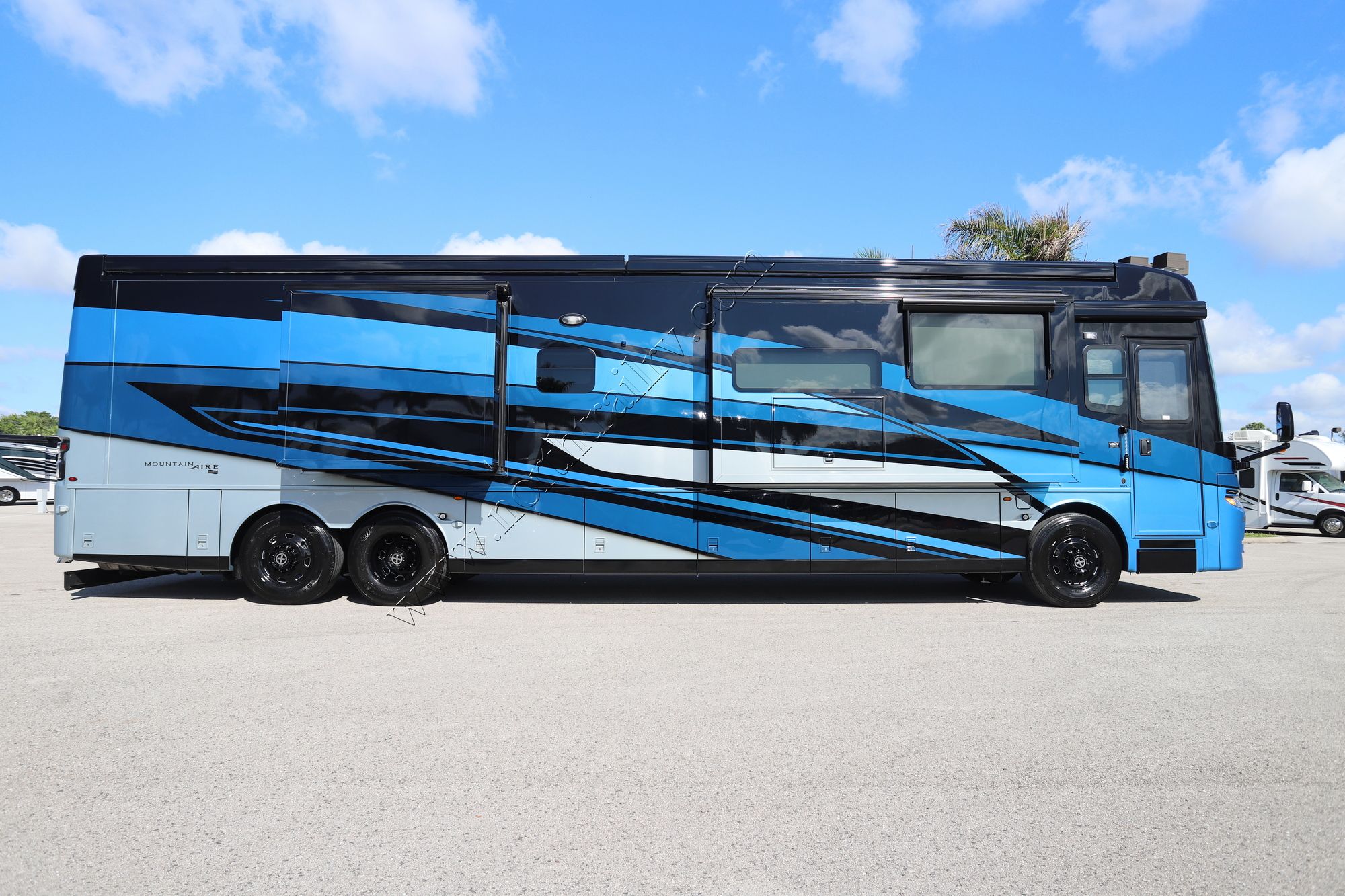 New 2025 Newmar Mountain Aire 4595 Class A  For Sale