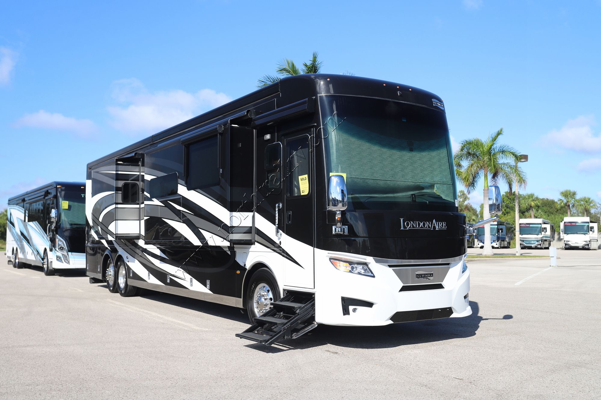 Used 2021 Newmar London Aire 4551 Class A  For Sale