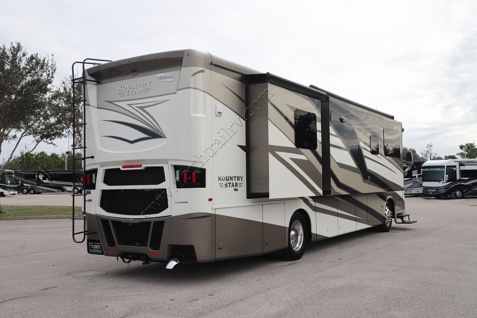 Used 2024 Newmar Kountry Star 3717 Class A  For Sale