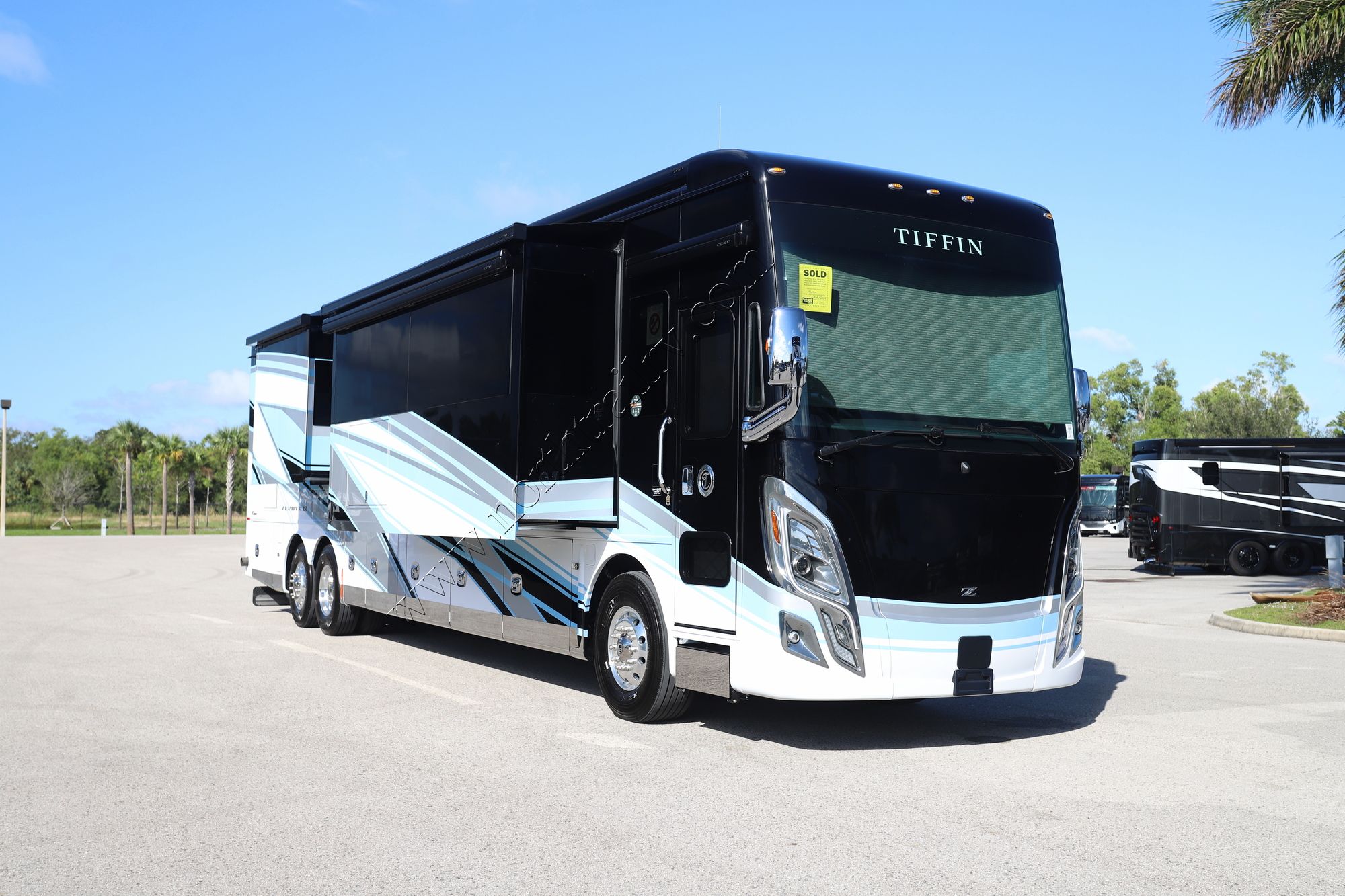 New 2025 Tiffin Motor Homes Zephyr 45FZ Class A  For Sale