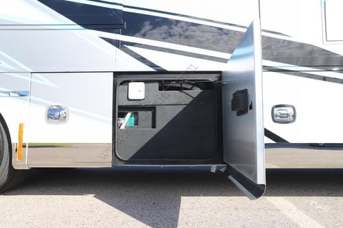 2025 Tiffin Motor Homes Zephyr 45FZ