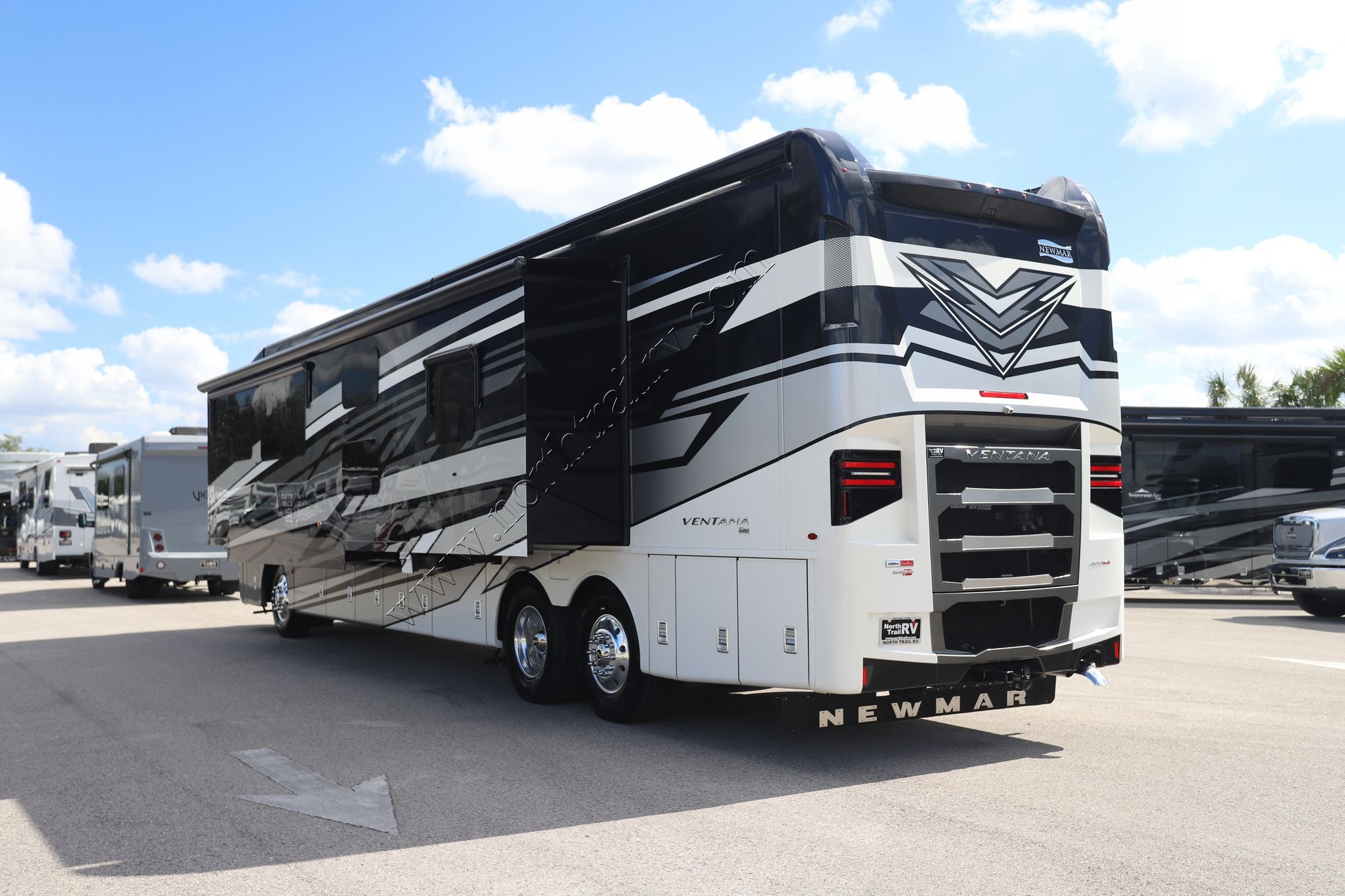 New 2025 Newmar Ventana 4340 Class A  For Sale