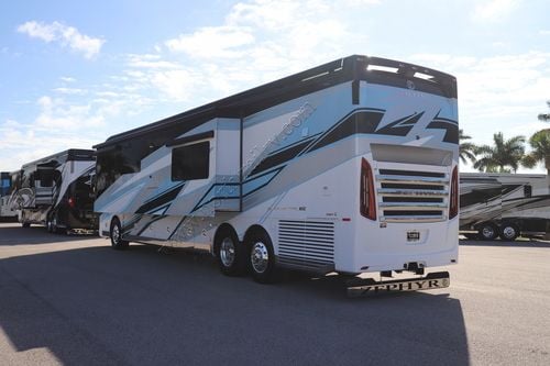 2025 Tiffin Motor Homes Zephyr 45FZ