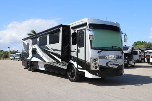 2022 Forest River Berkshire Xlt 45CA