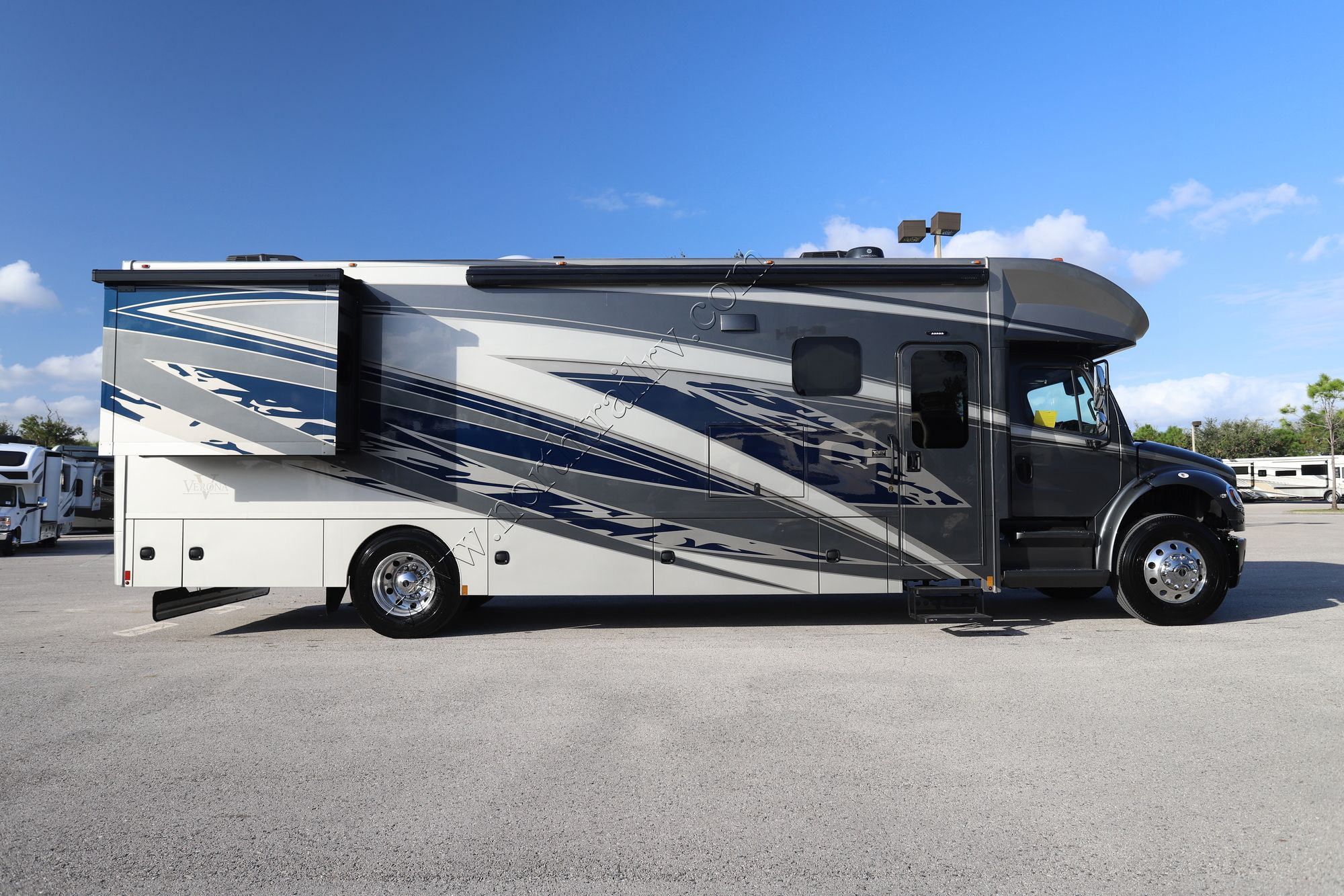 New 2025 Renegade Rv Verona 36VSB Super C  For Sale