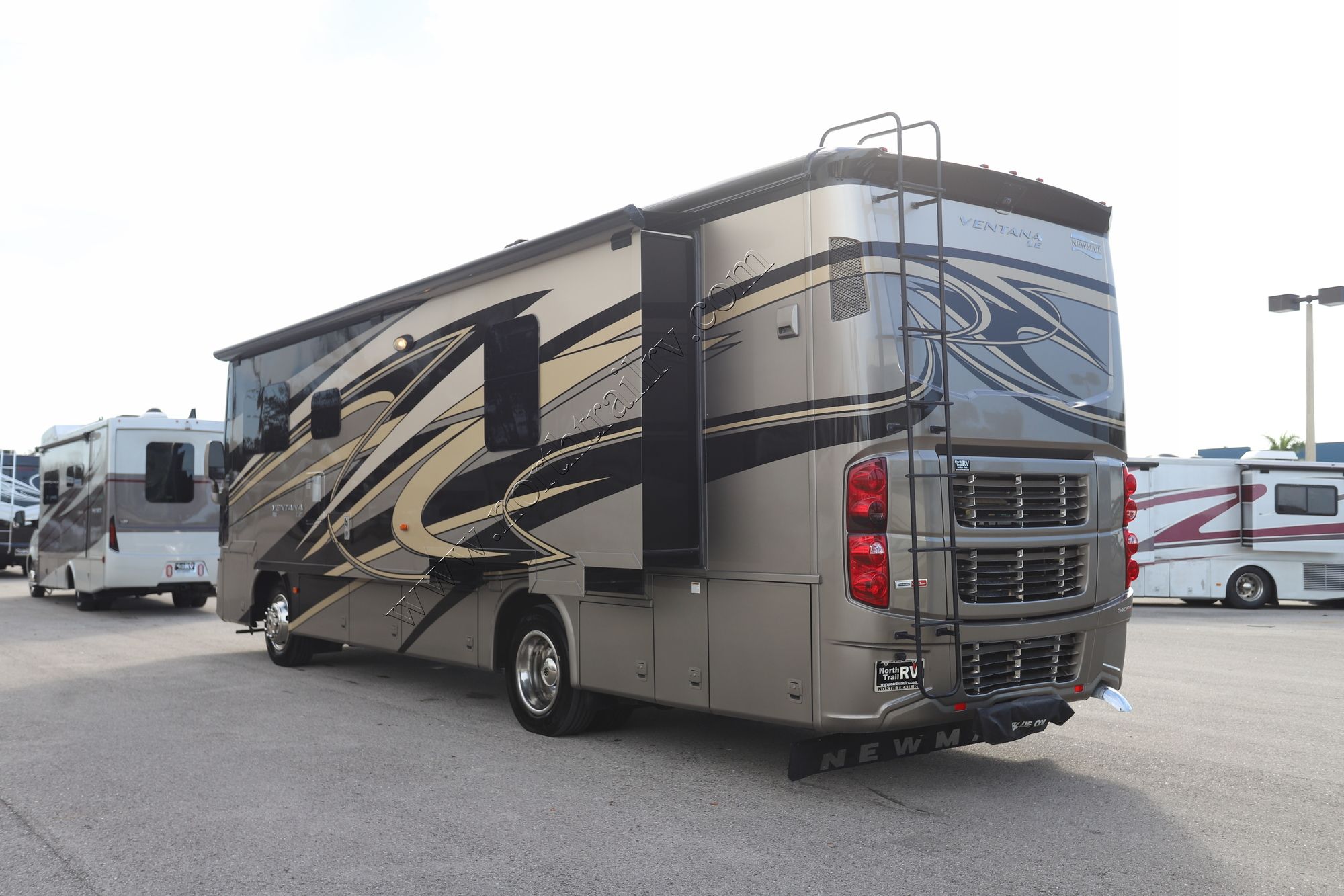 Used 2016 Newmar Ventana Le 3436 Class A  For Sale