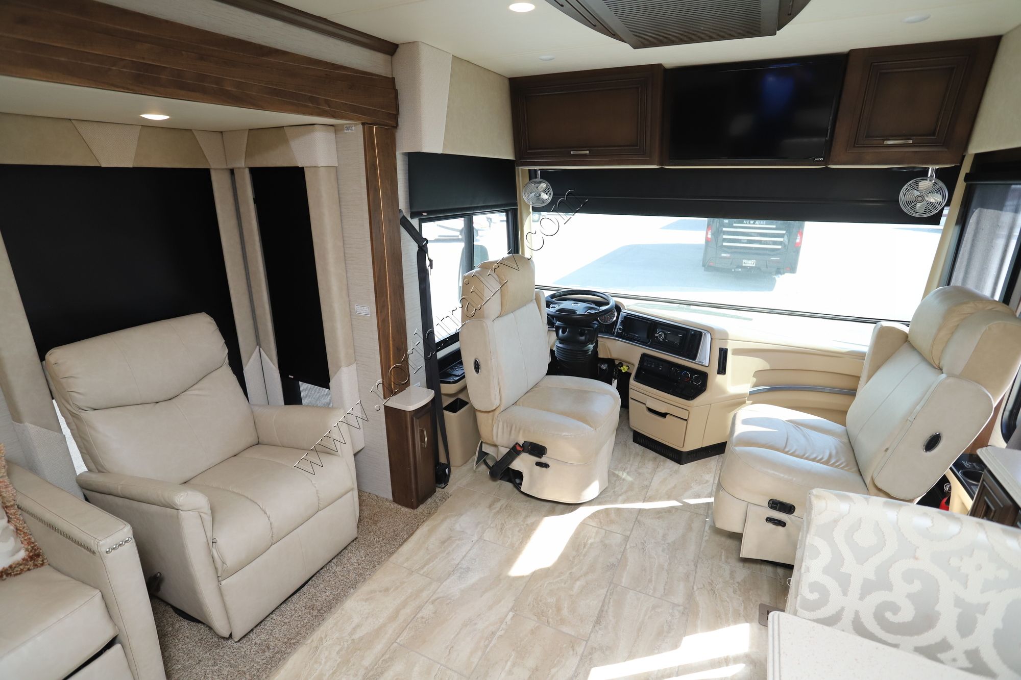 Used 2018 Newmar Ventana Le 4048 Class A  For Sale