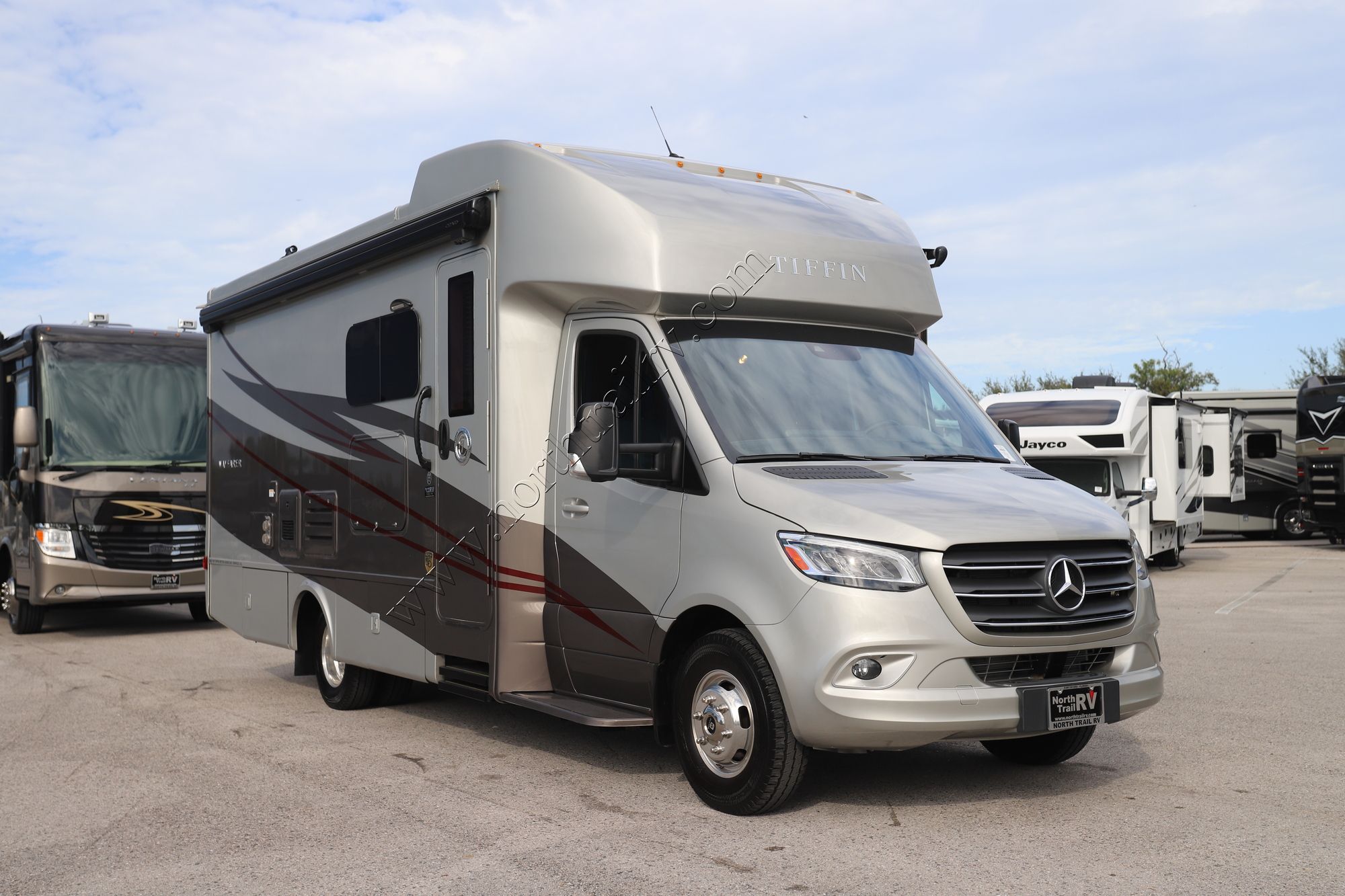 Used 2022 Tiffin Motor Homes Wayfarer 25RW Class C  For Sale