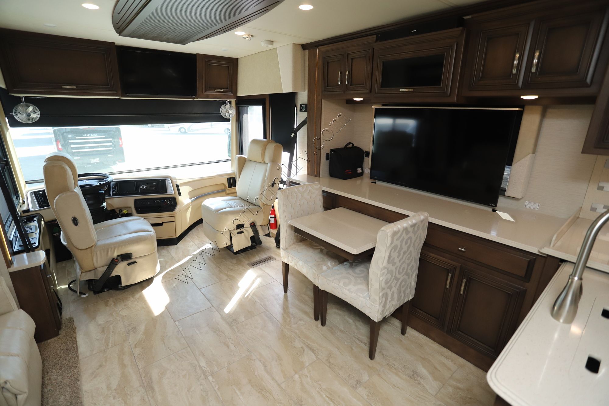 Used 2018 Newmar Ventana Le 4048 Class A  For Sale