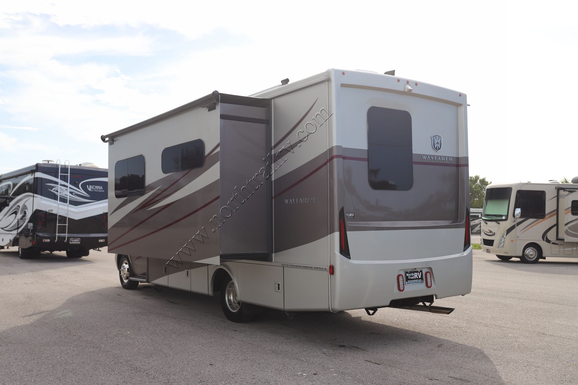 Used 2022 Tiffin Motor Homes Wayfarer 25RW Class C  For Sale