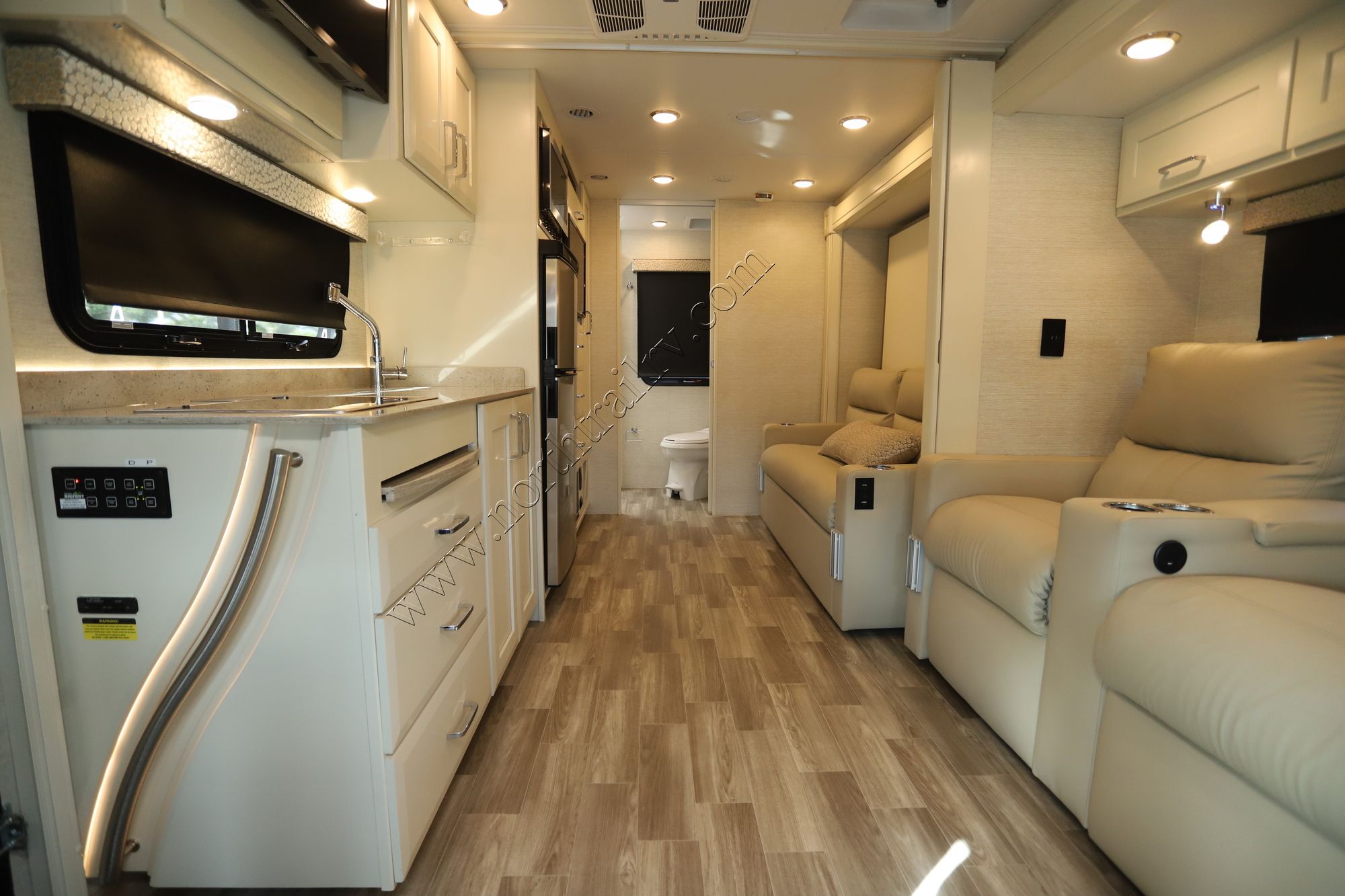 Used 2022 Tiffin Motor Homes Wayfarer 25RW Class C  For Sale