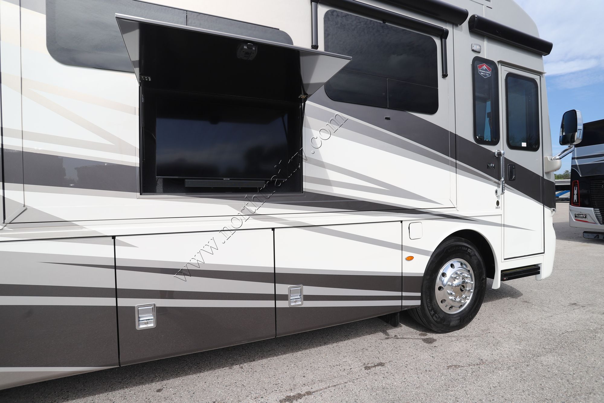 New 2025 Newmar Ventana 3809 Class A  For Sale