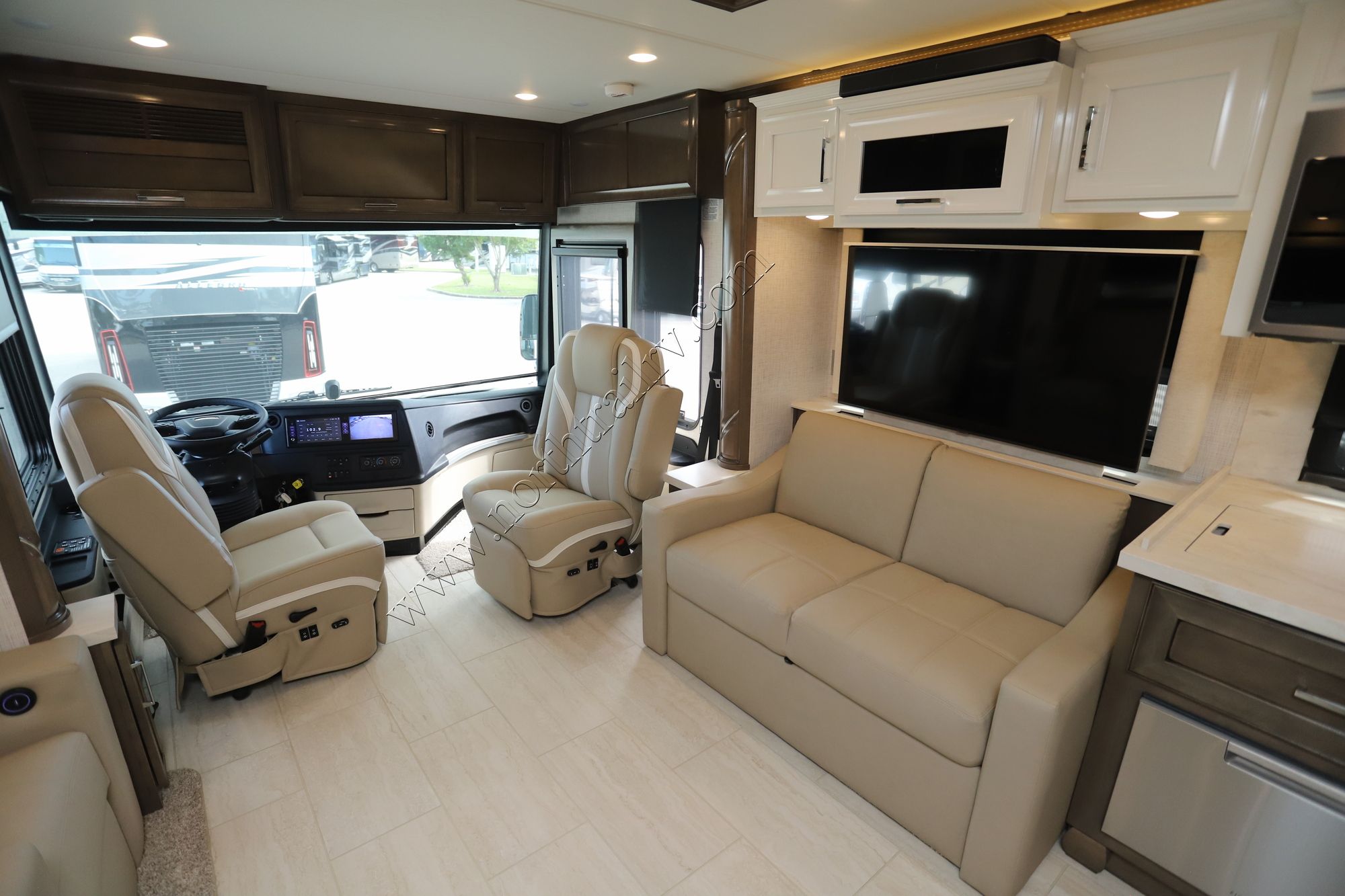 New 2025 Newmar Ventana 3809 Class A  For Sale