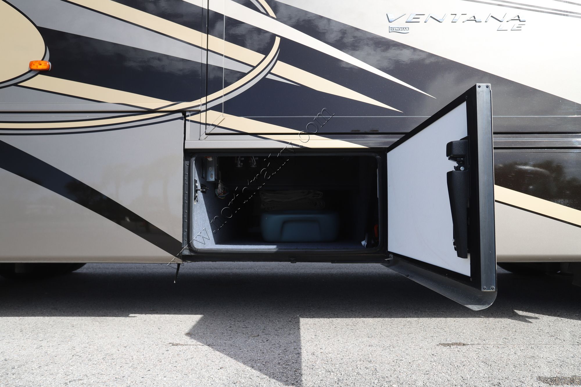 Used 2016 Newmar Ventana Le 3436 Class A  For Sale