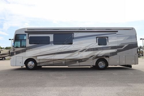 2025 Newmar Ventana 3809 Class A