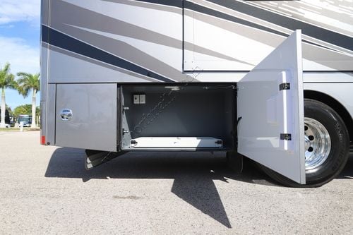 2025 Renegade Rv Explorer 40ERB Super C