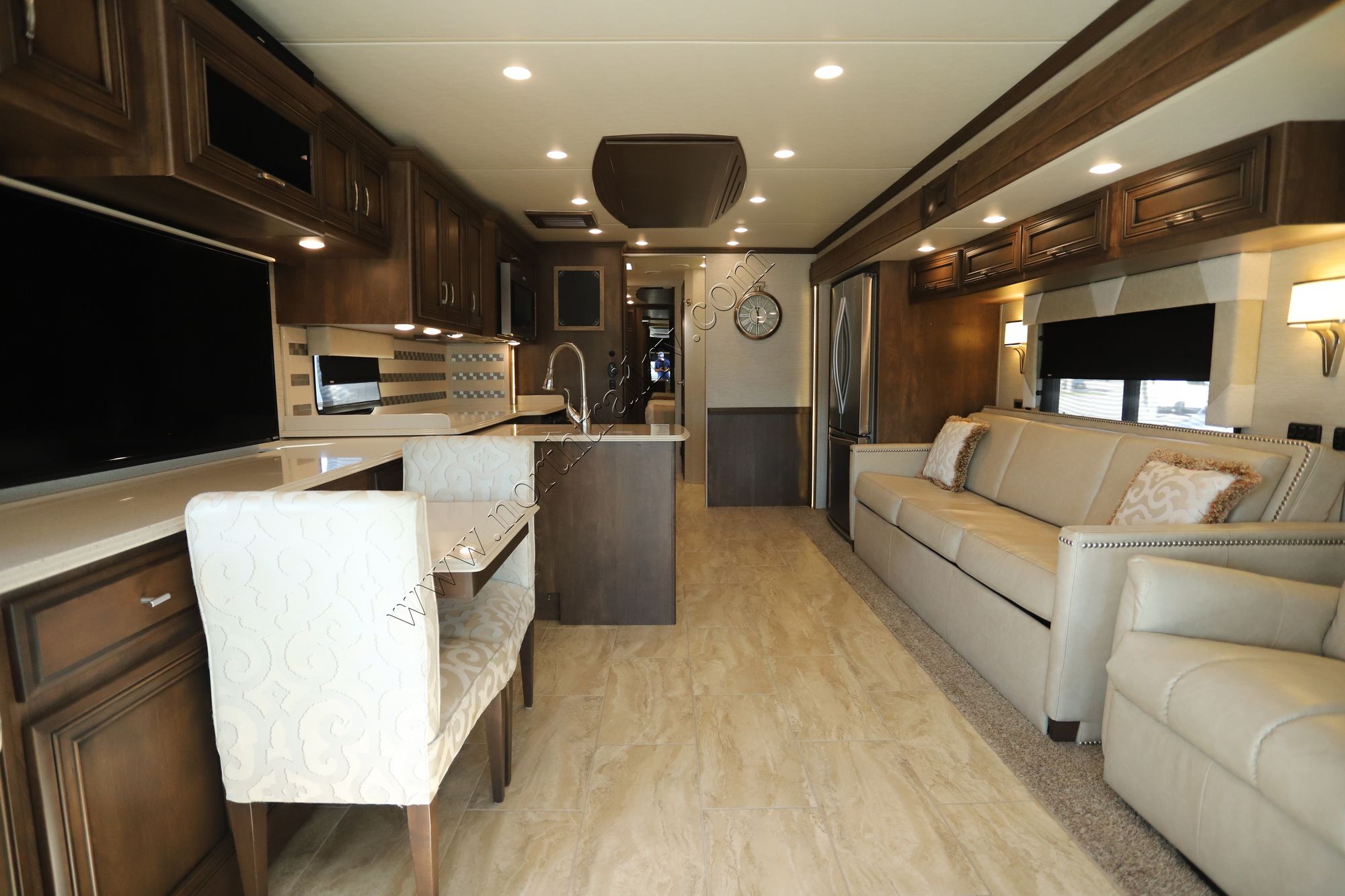 Used 2018 Newmar Ventana Le 4048 Class A  For Sale