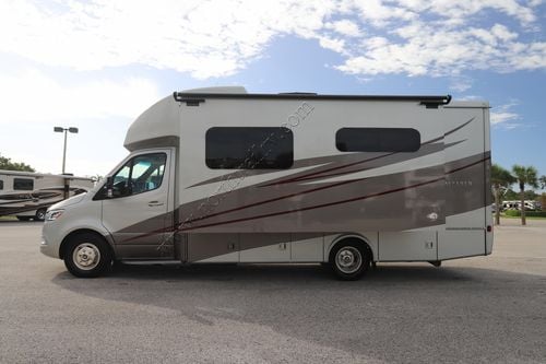 2022 Tiffin Motor Homes Wayfarer 25RW