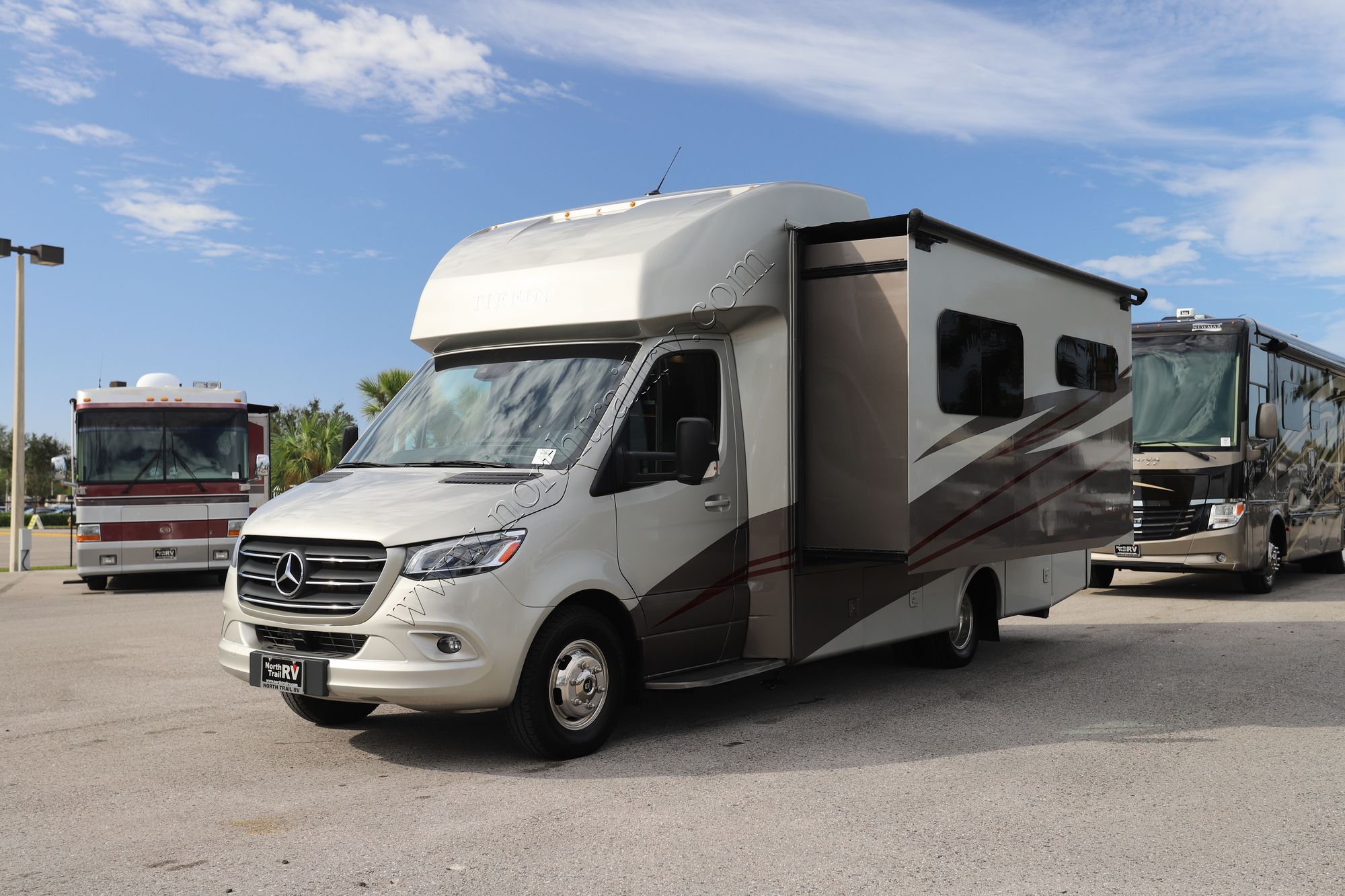 Used 2022 Tiffin Motor Homes Wayfarer 25RW Class C  For Sale