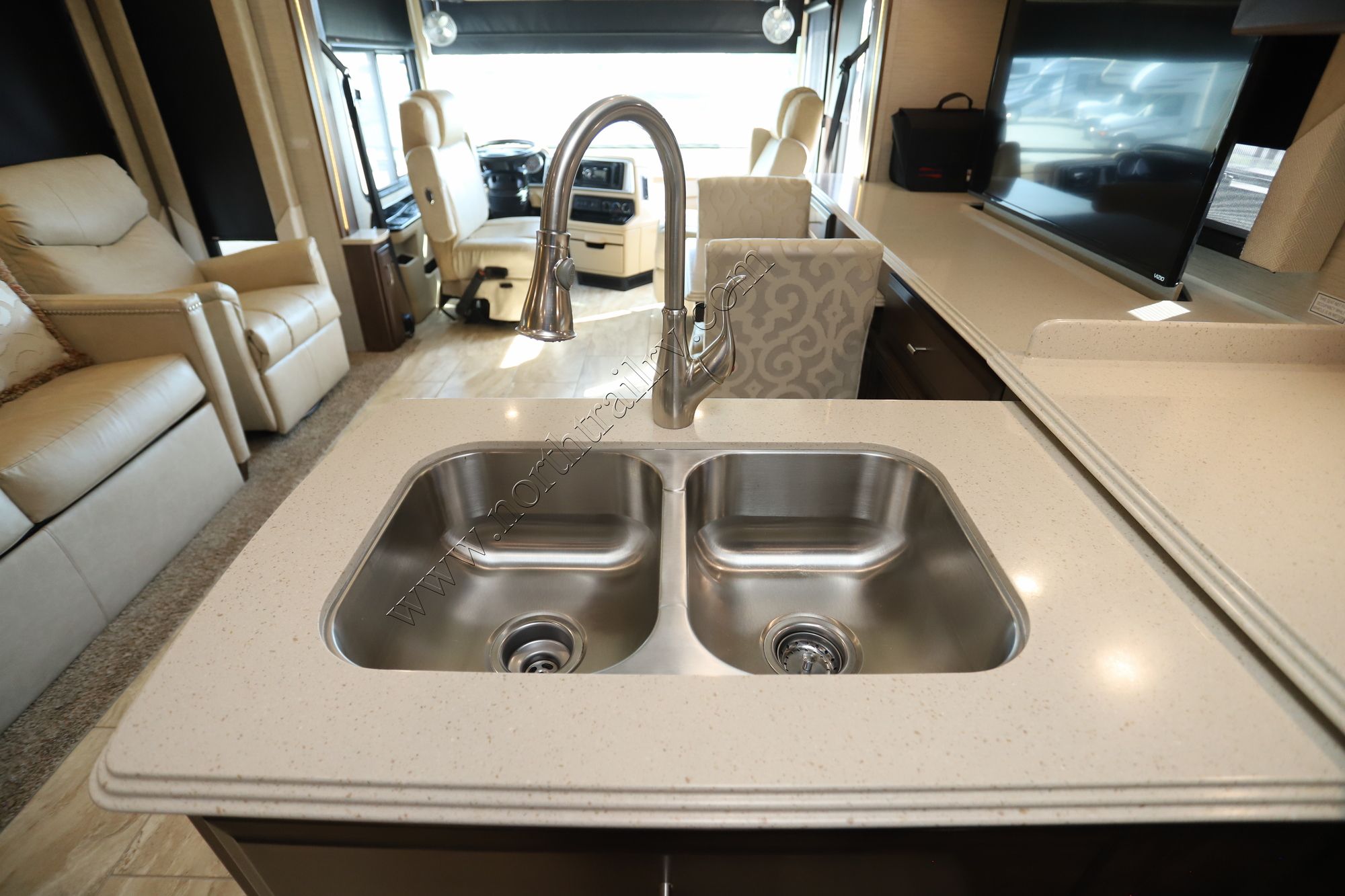 Used 2018 Newmar Ventana Le 4048 Class A  For Sale