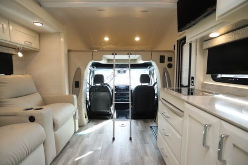 2022 Tiffin Motor Homes Wayfarer 25RW