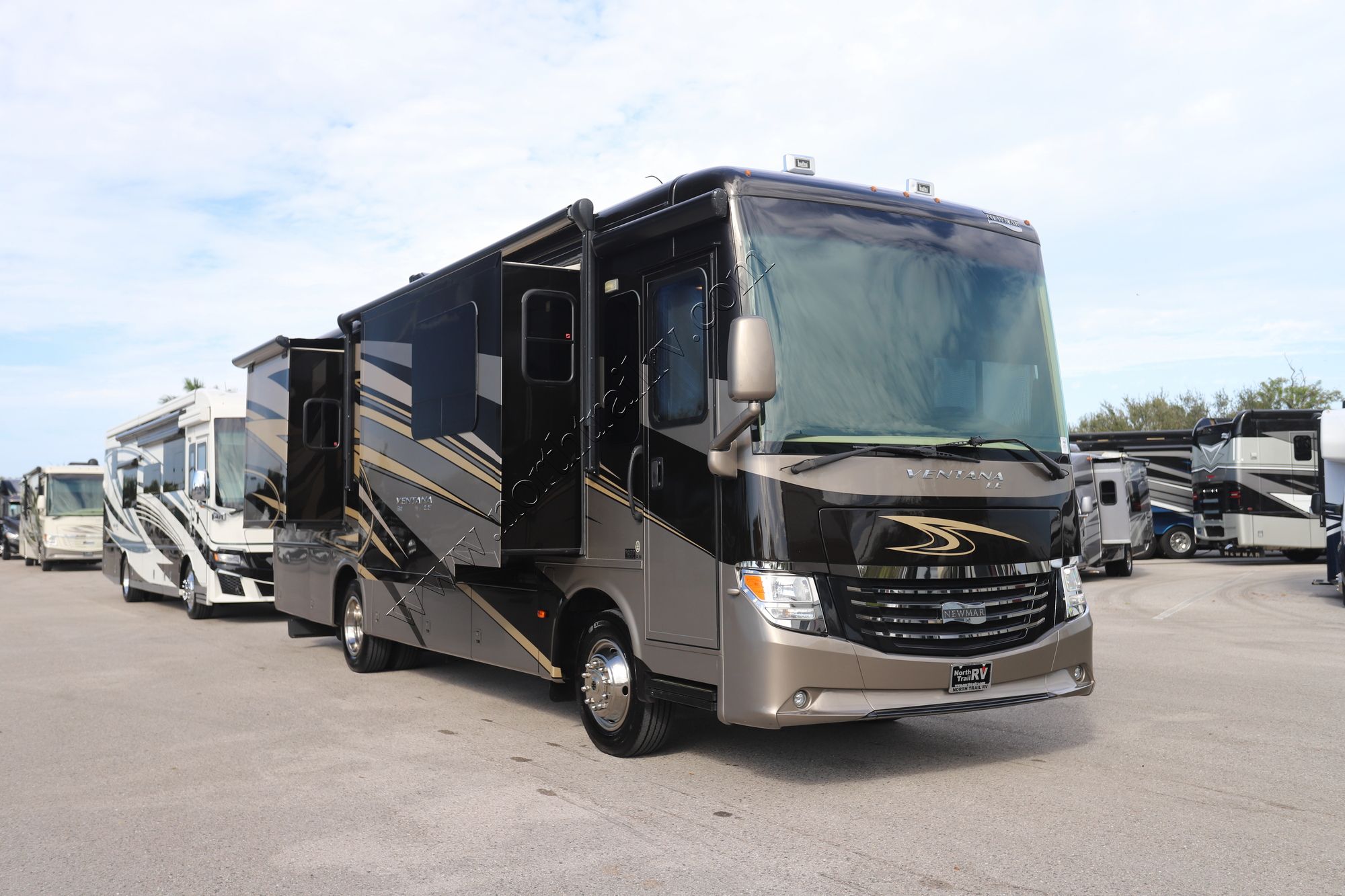 Used 2016 Newmar Ventana Le 3436 Class A  For Sale