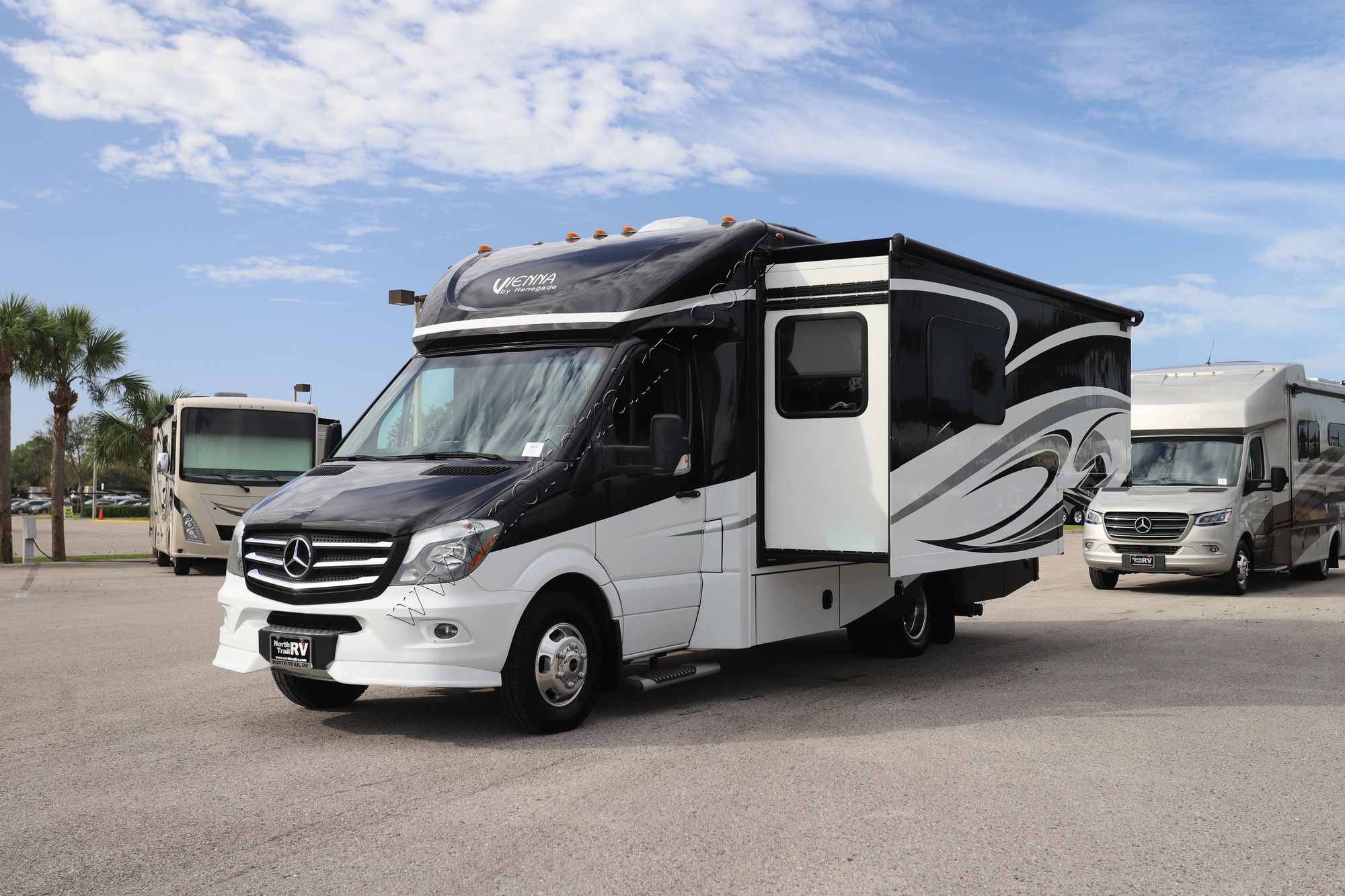 Used 2018 Renegade Rv Vienna 25VFWS Class C  For Sale