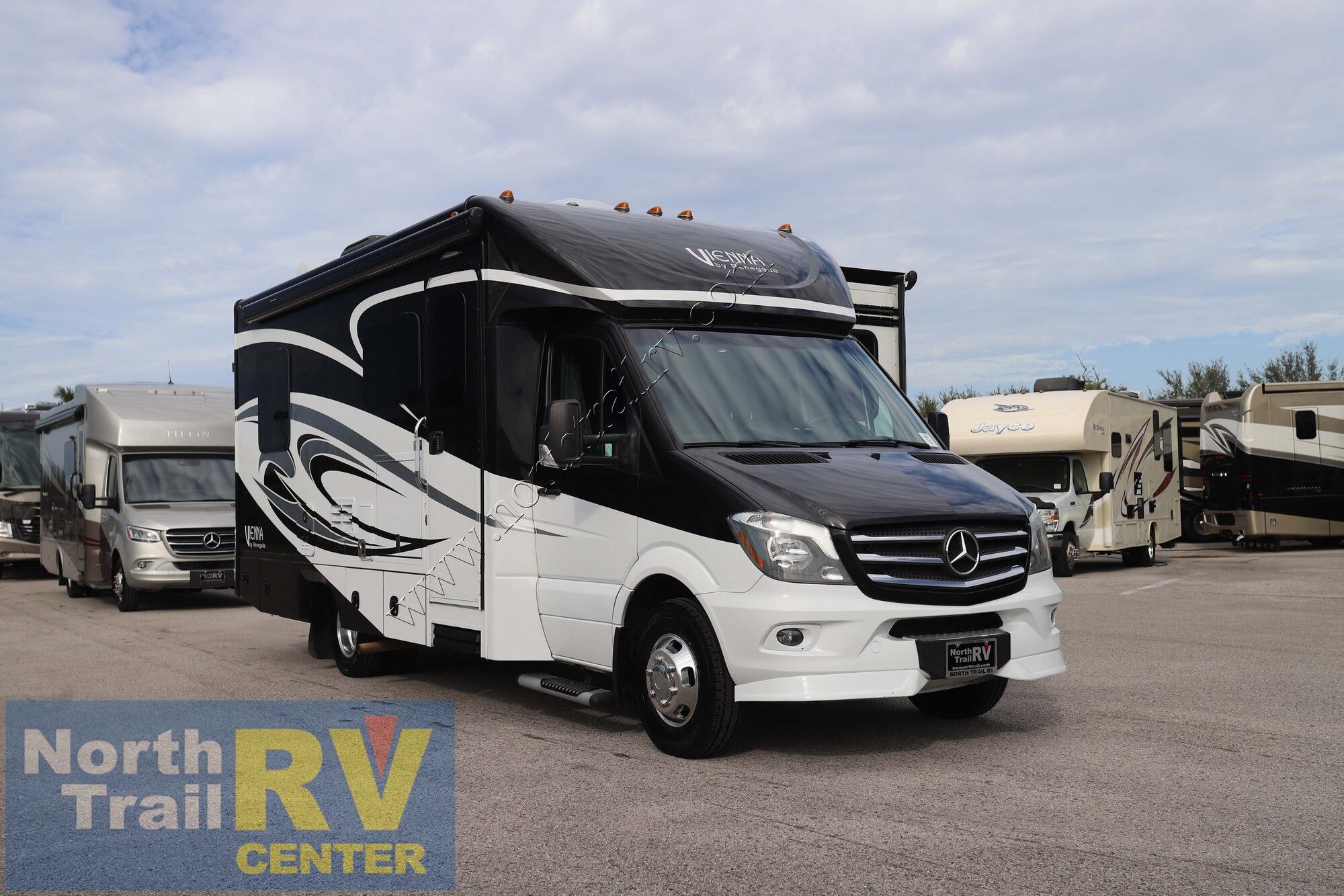 Used 2018 Renegade Rv Vienna 25VFWS Class C  For Sale