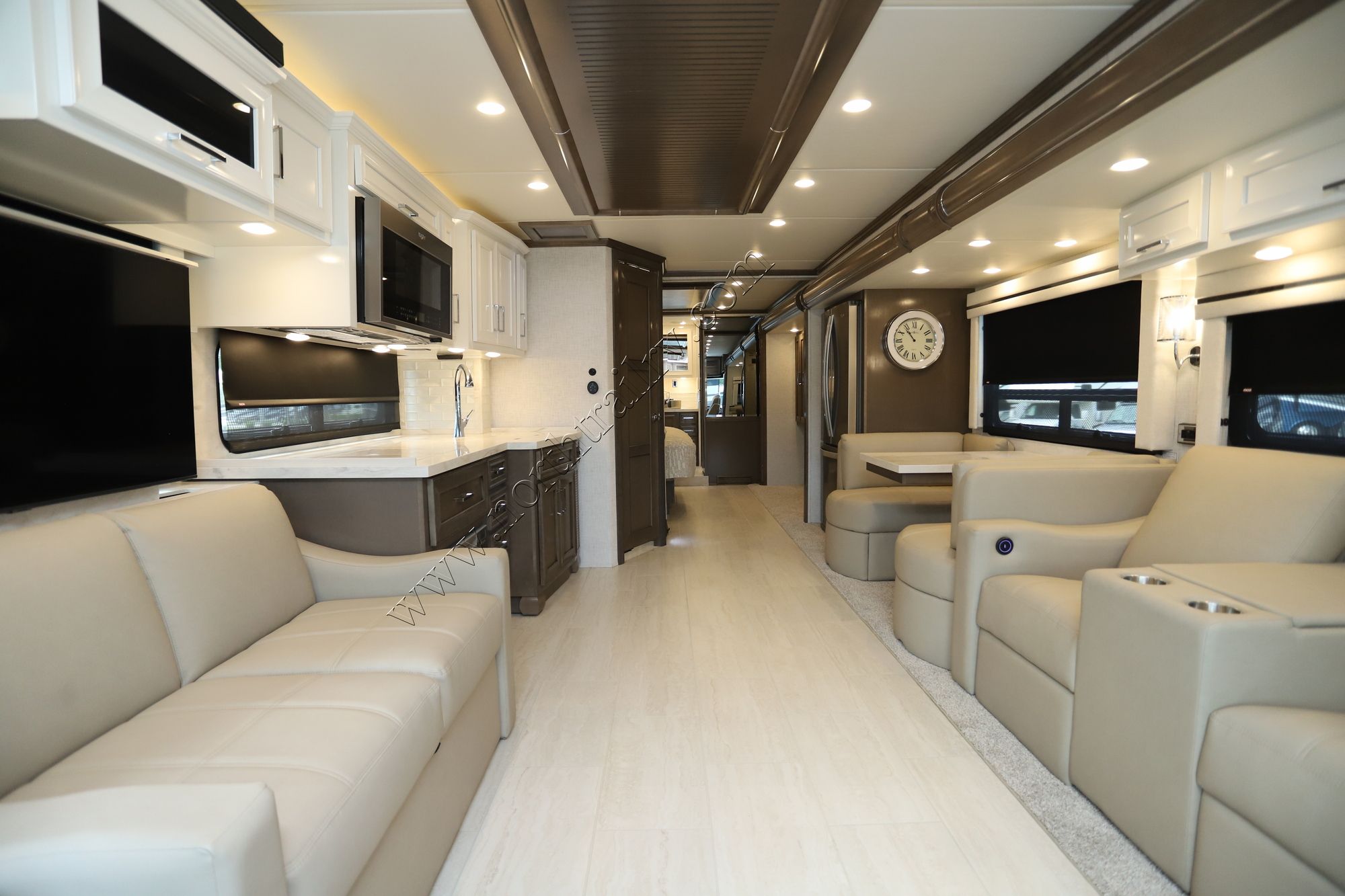 New 2025 Newmar Ventana 3809 Class A  For Sale