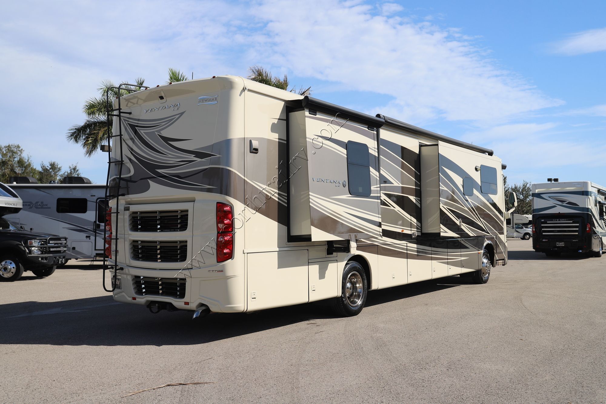 Used 2018 Newmar Ventana Le 4048 Class A  For Sale