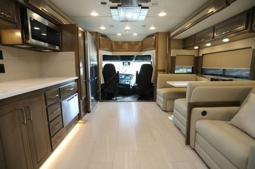 2025 Renegade Rv Explorer 40ERB Super C