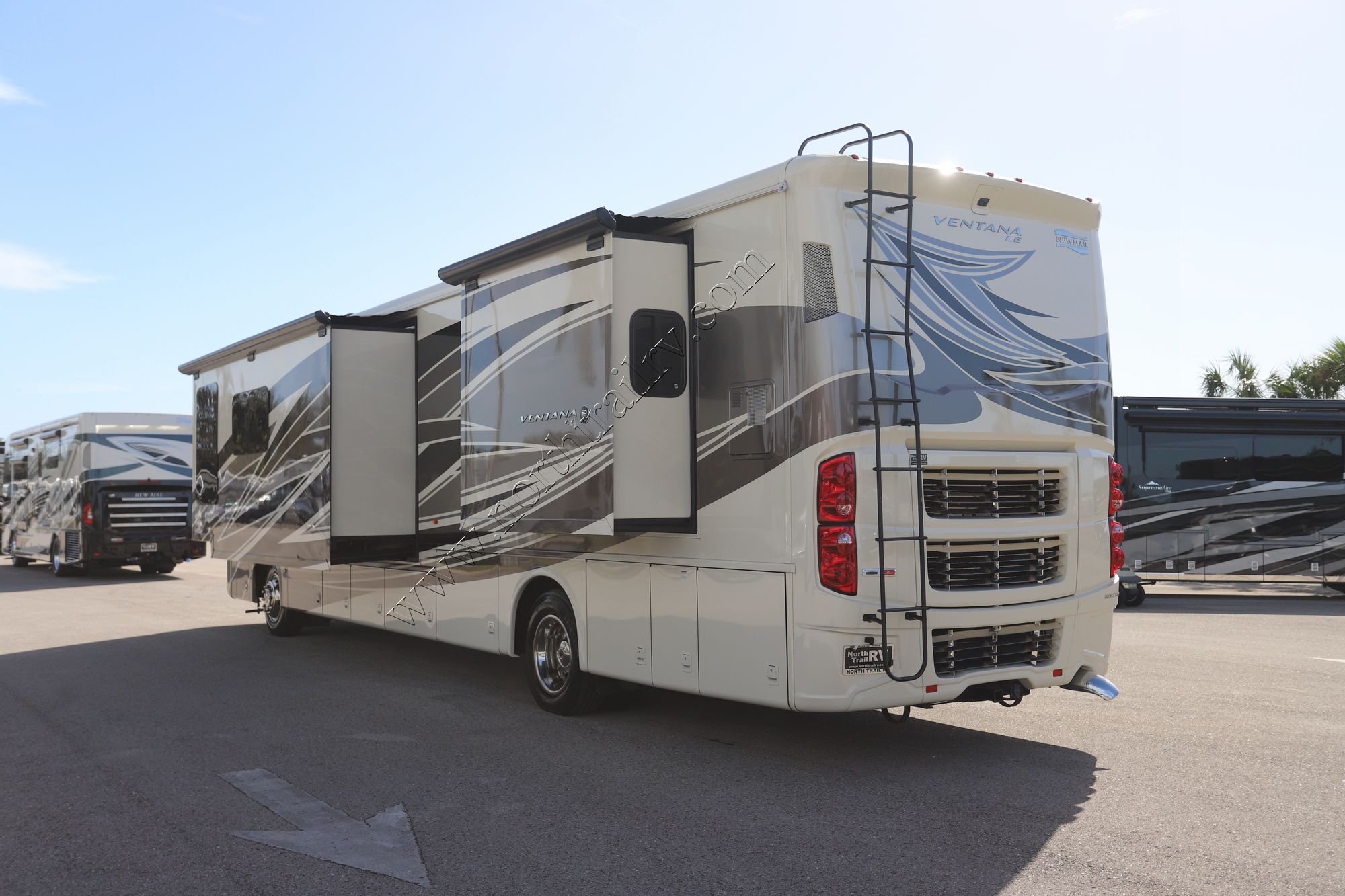 Used 2018 Newmar Ventana Le 4048 Class A  For Sale