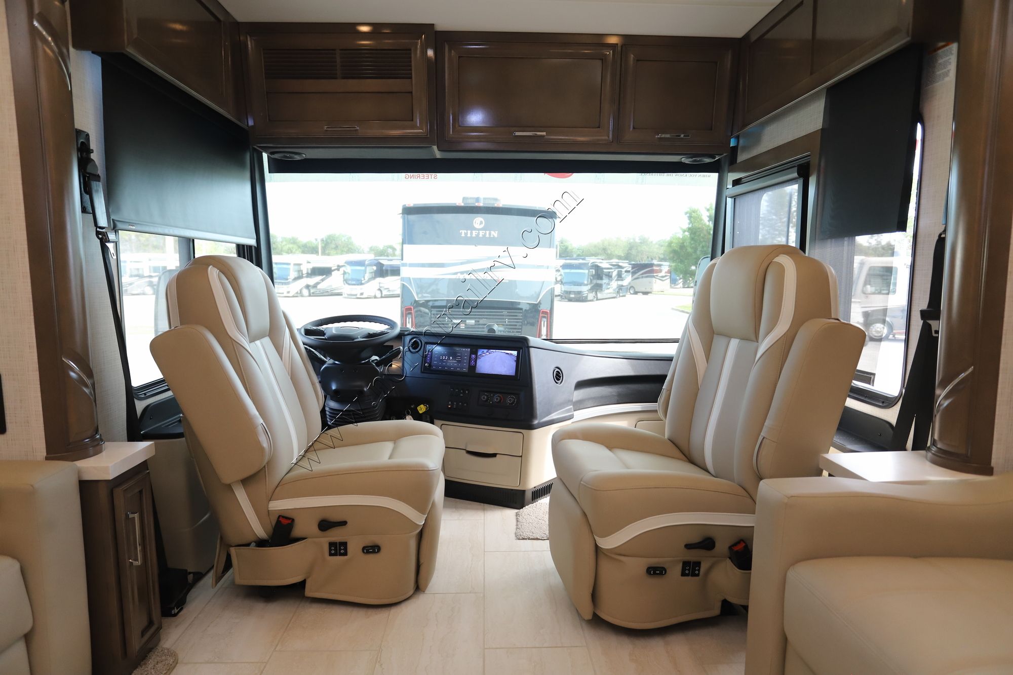 New 2025 Newmar Ventana 3809 Class A  For Sale