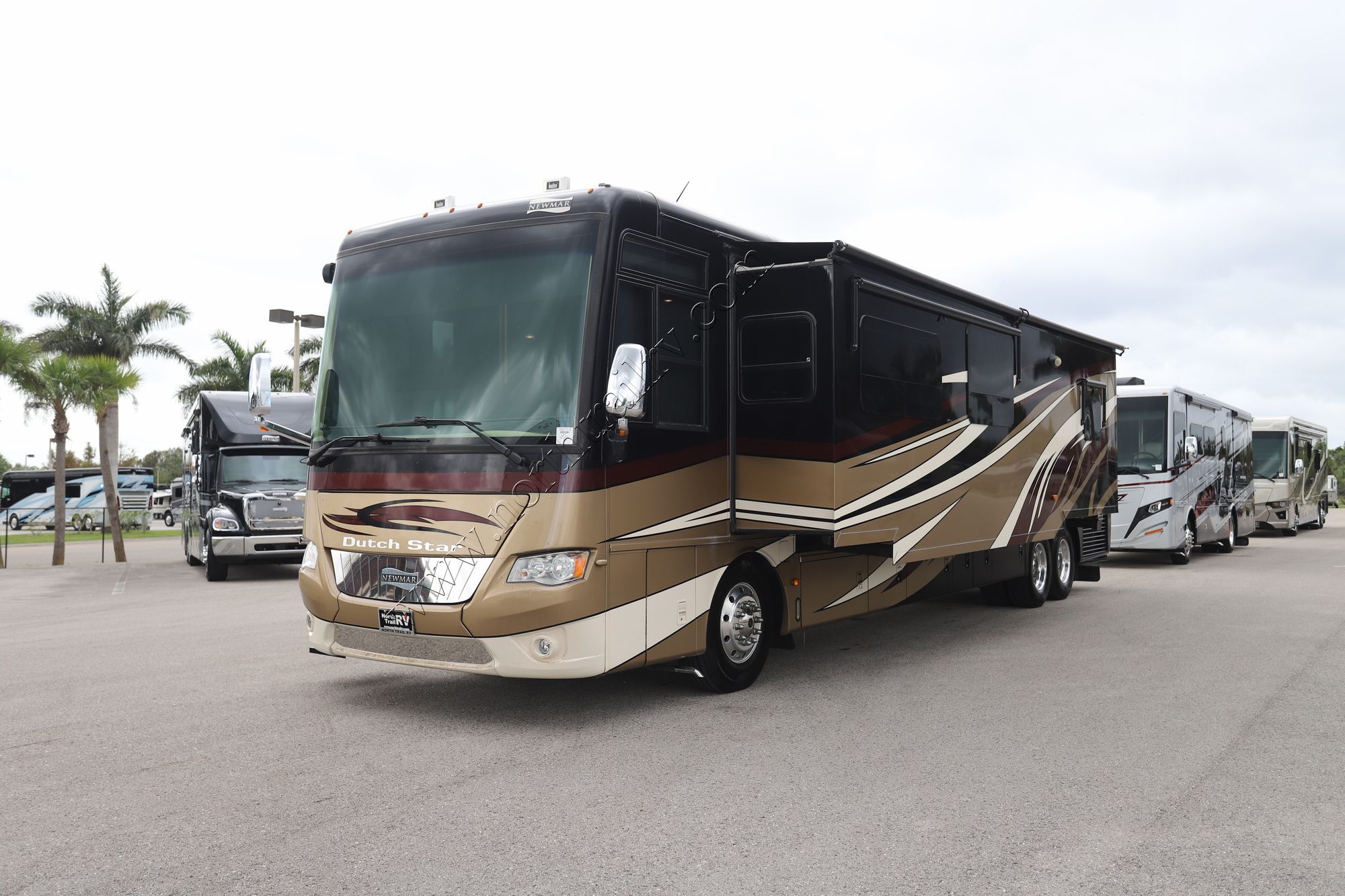 Used 2014 Newmar Dutch Star 4369 Class A  For Sale