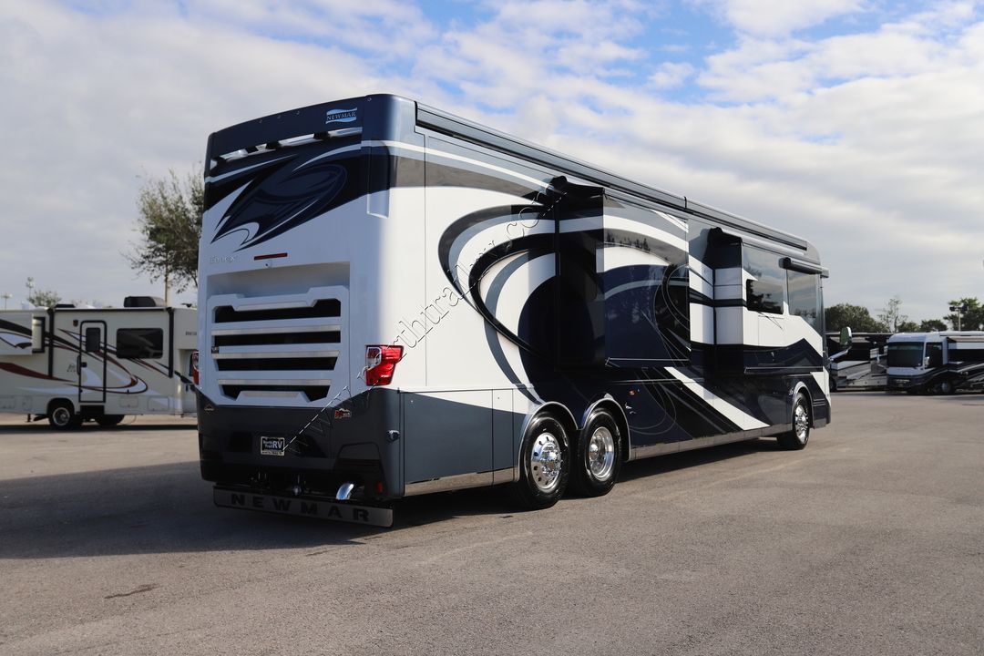 2025 Newmar Essex 4595 16019