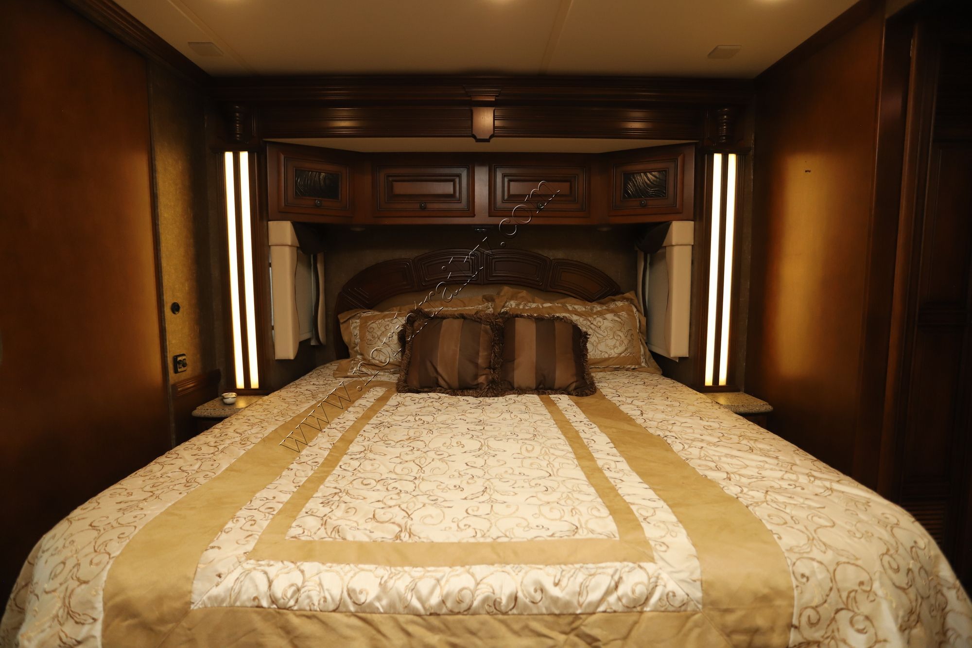 Used 2014 Newmar Dutch Star 4369 Class A  For Sale
