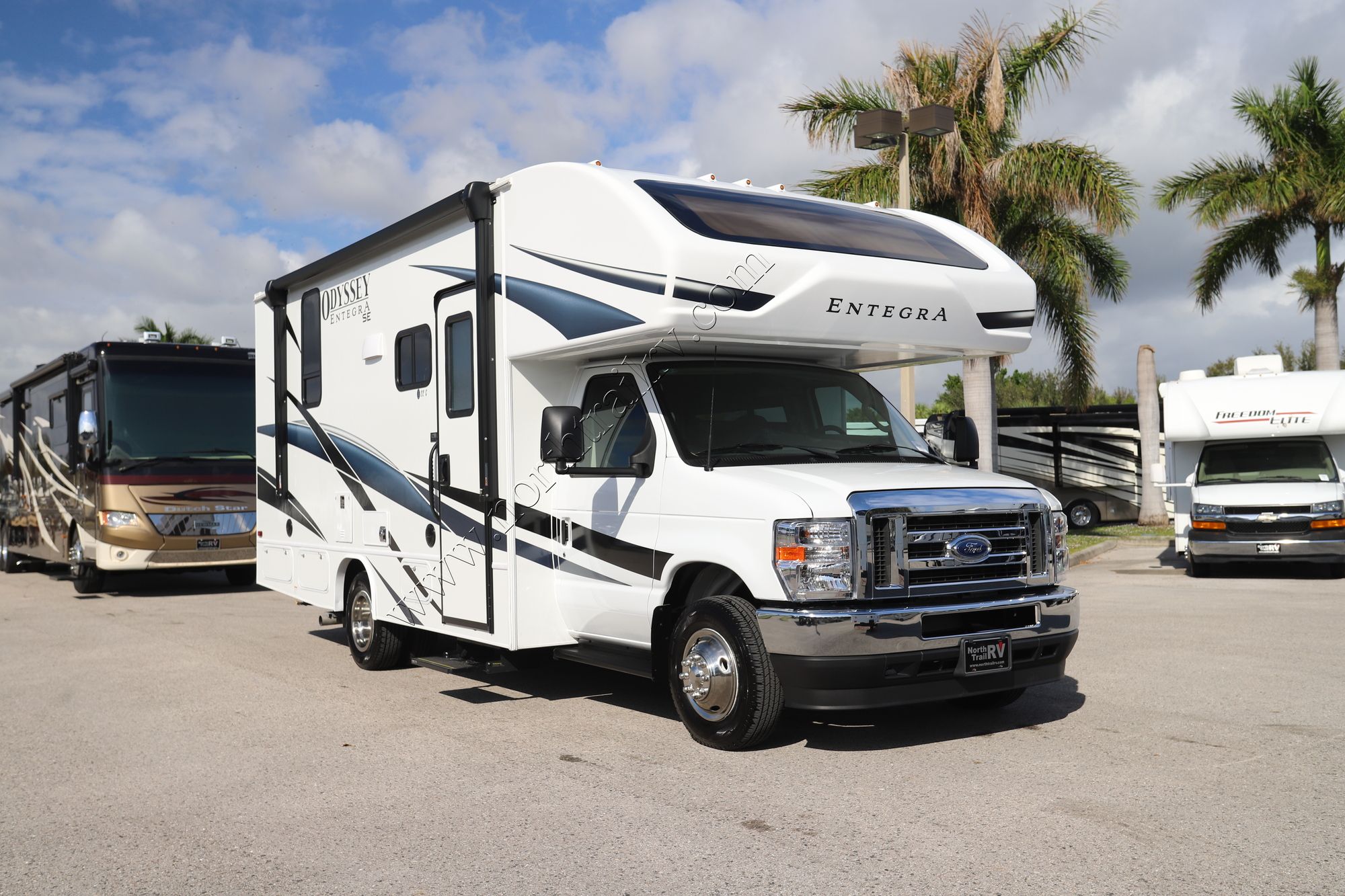 Used 2024 Entegra Odyssey Se 22CF Class C  For Sale