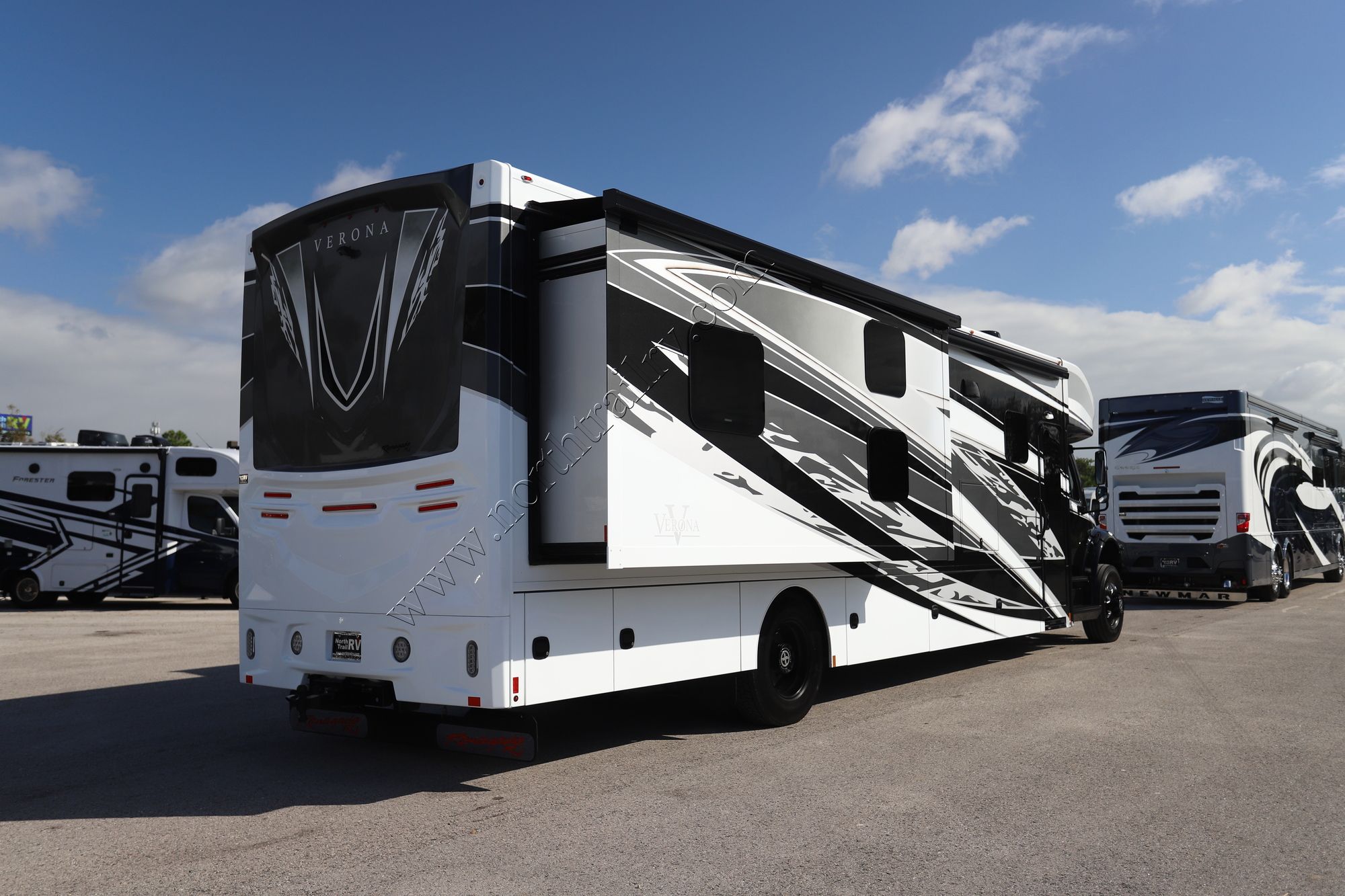 Used 2024 Renegade Rv Verona 40VBH Super C  For Sale