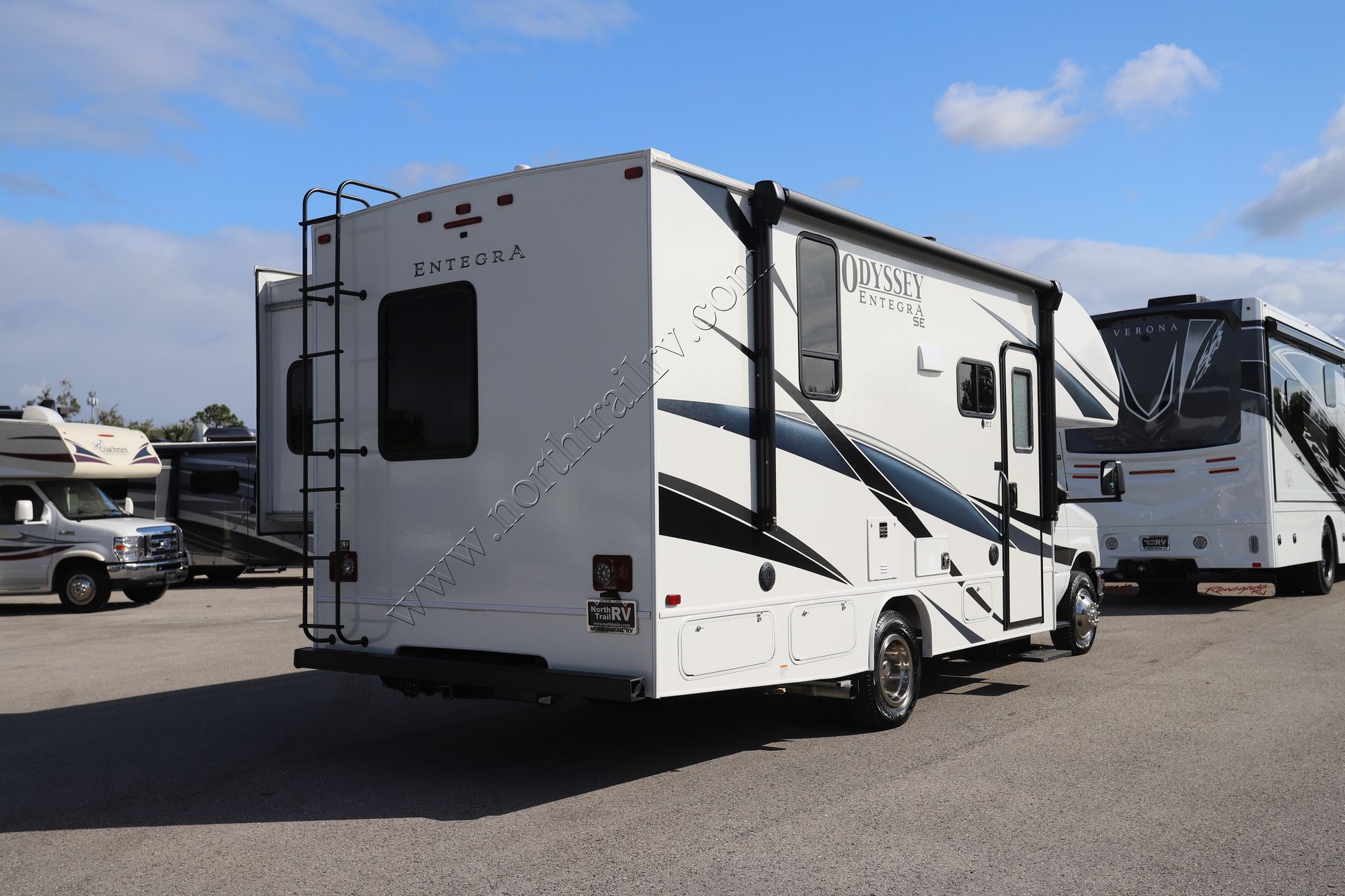 Used 2024 Entegra Odyssey Se 22CF Class C  For Sale