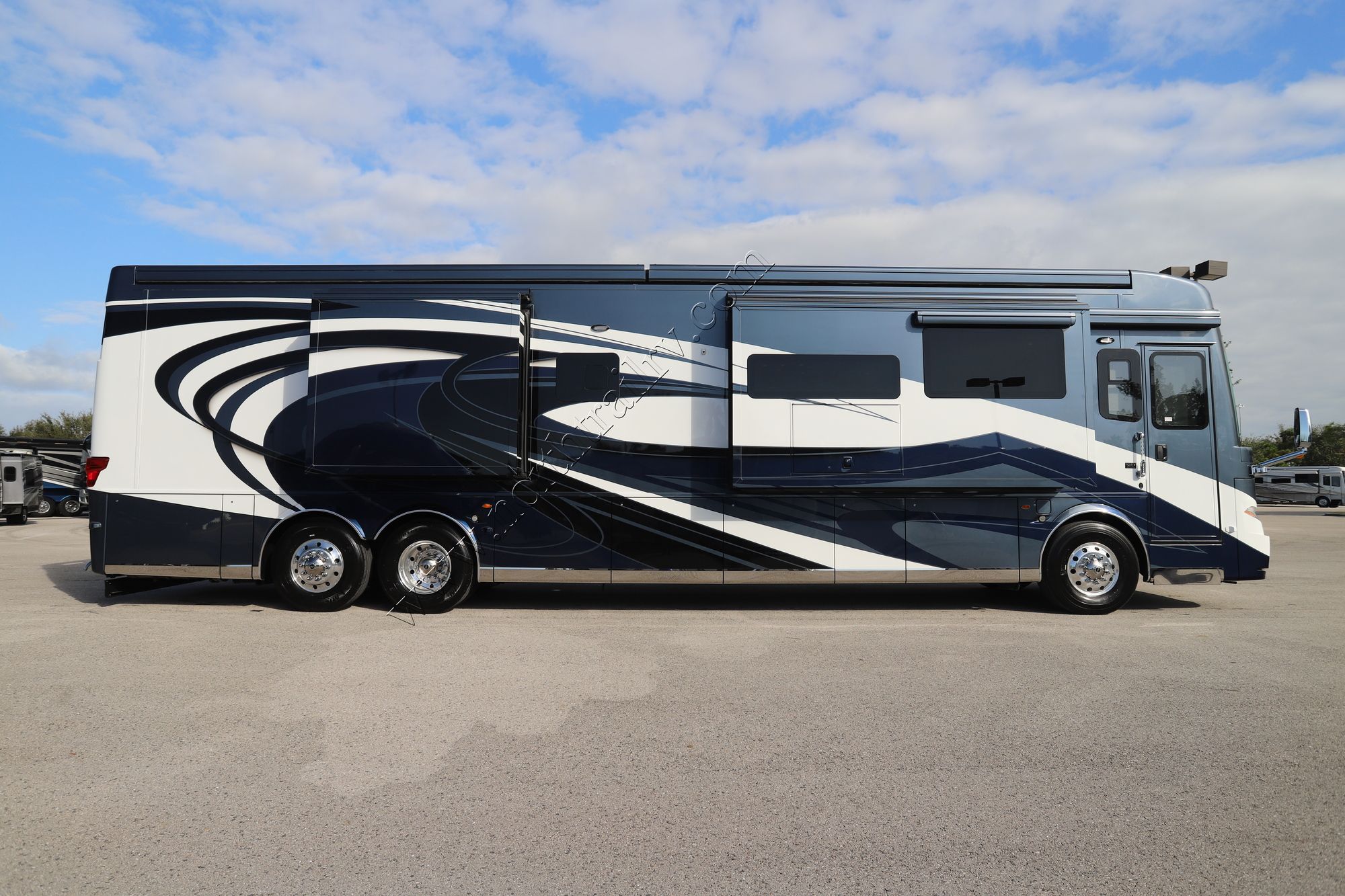 New 2025 Newmar Essex 4595 Class A  For Sale