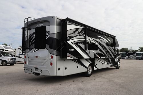 2022 Jayco Seneca 37L